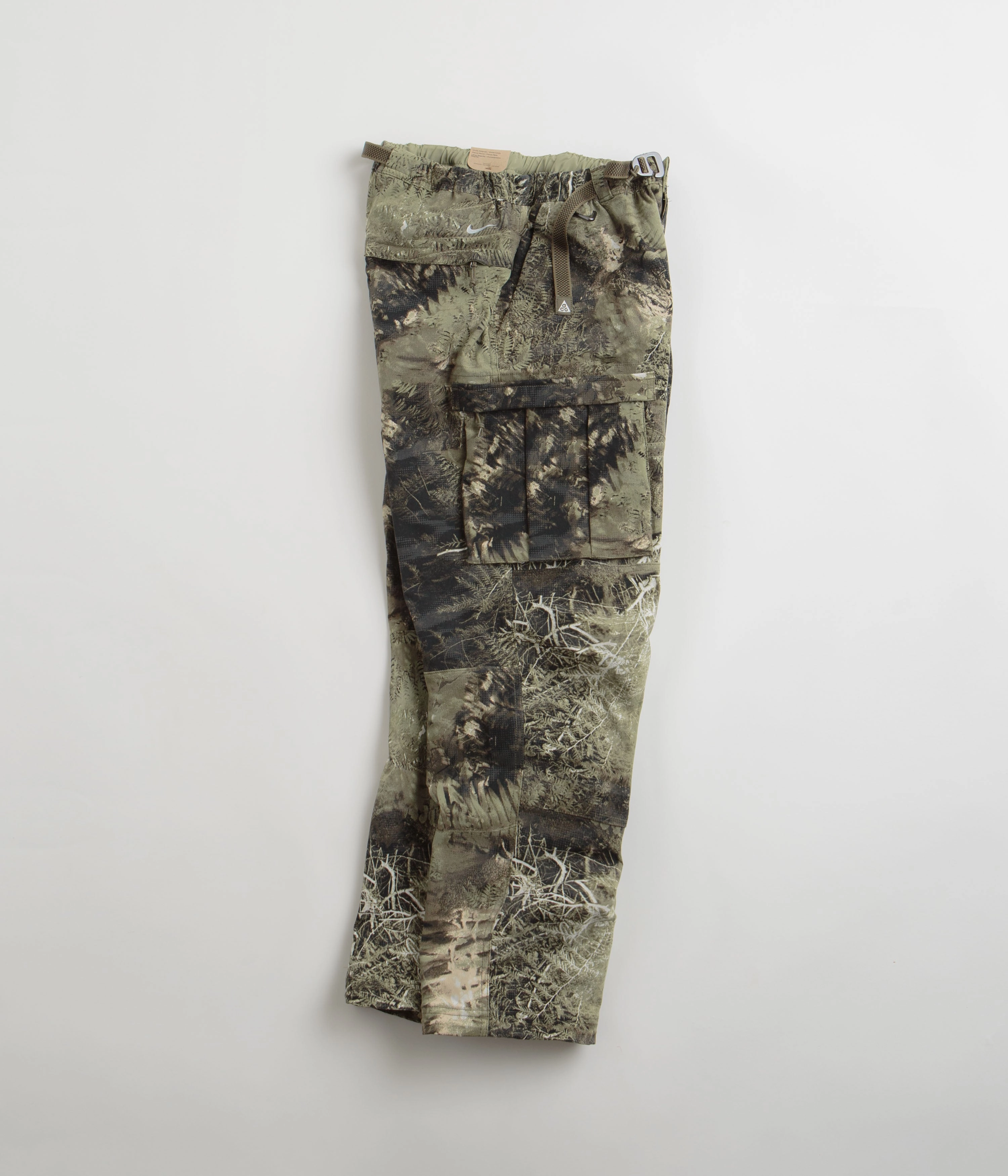 Premium Quality Nike ACG Smith Summit Cargo Pants - Oil Green / Medium Olive / Reflective Silv