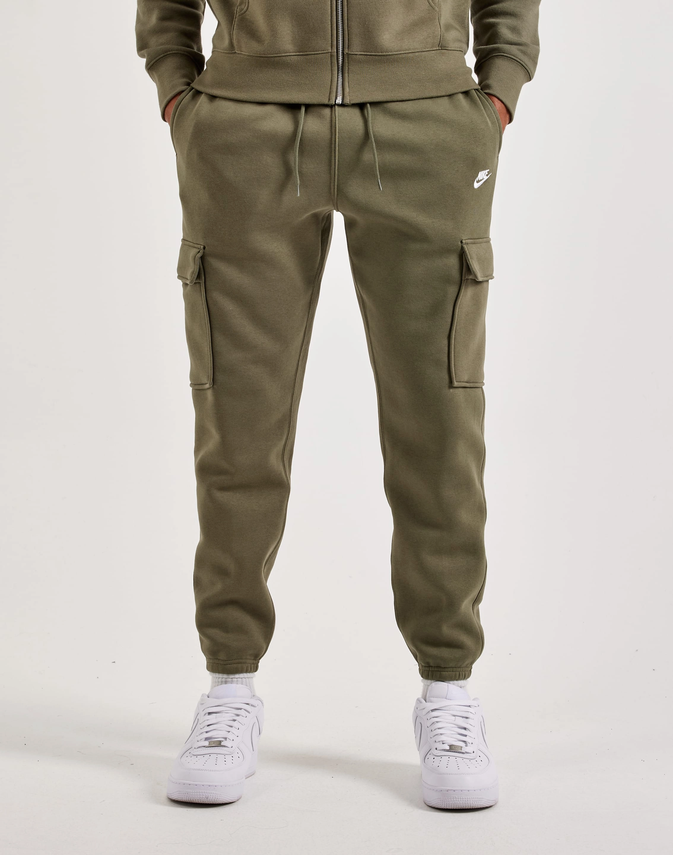 EcoFriendlyProduction WaterRepellentCoating Nike Club Fleece Cargo Pants