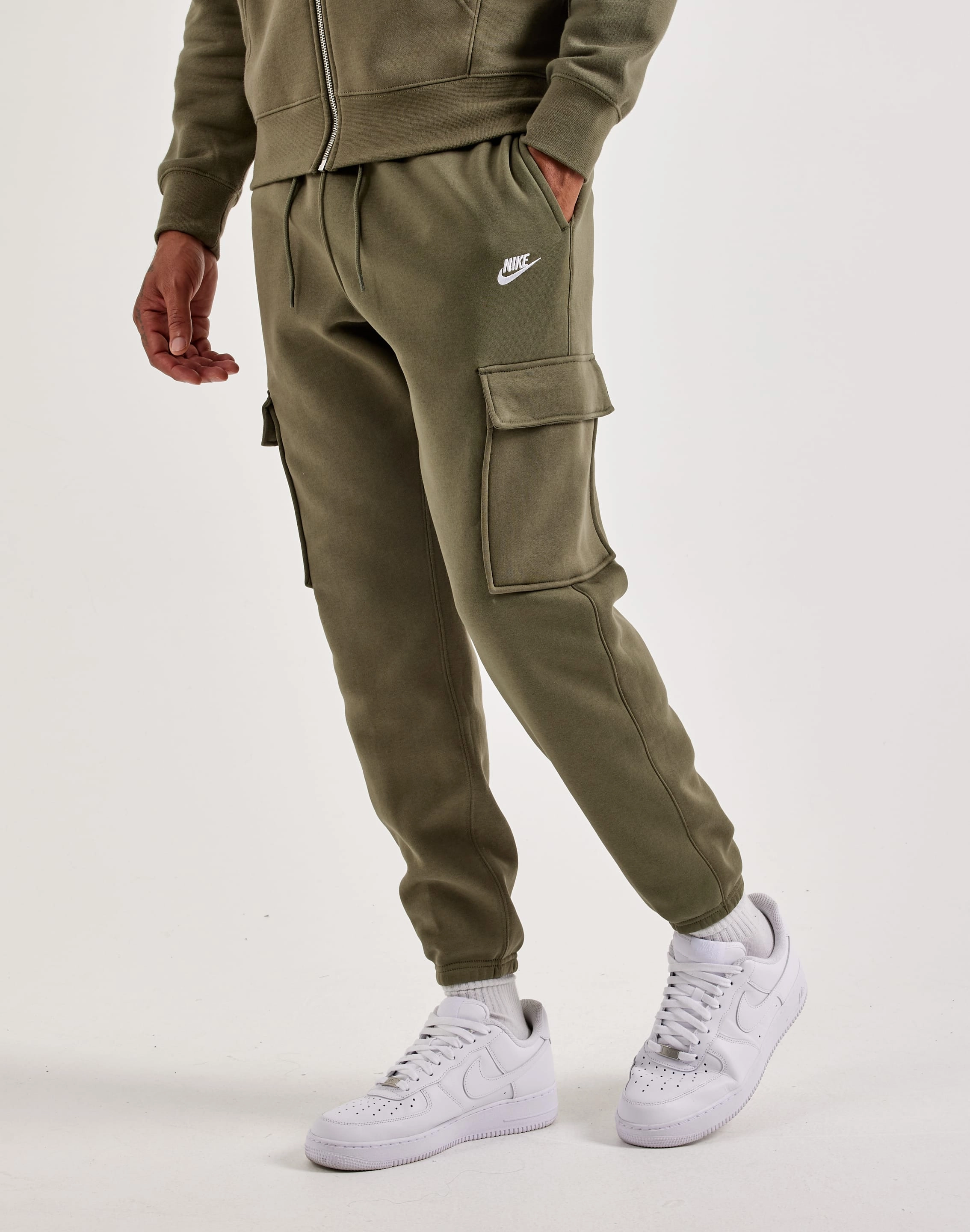 Nike Club Fleece Cargo Pants Photo Fit WeightlessLayeringPiece
