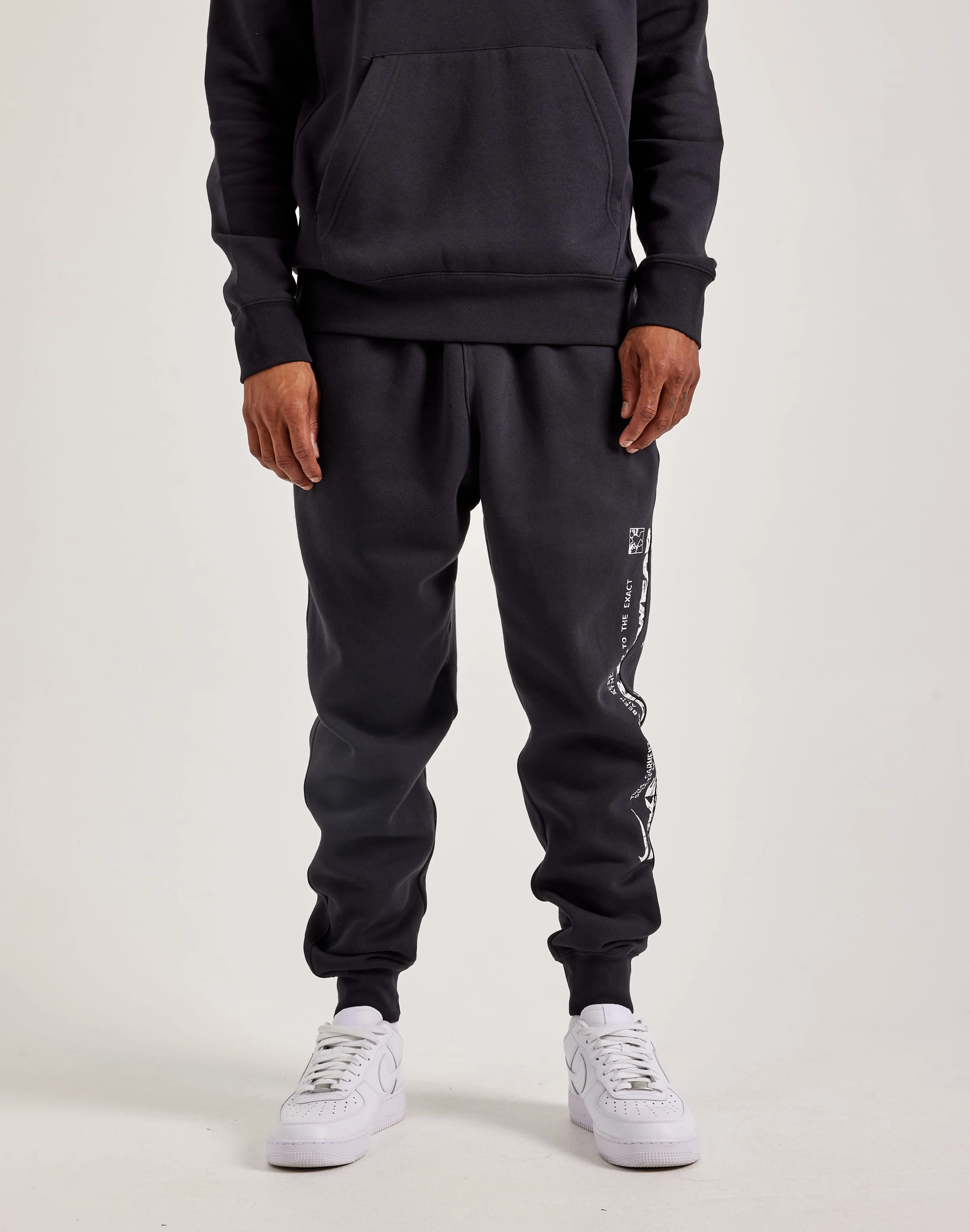 Flexible Waistline Nike Club JDI Joggers