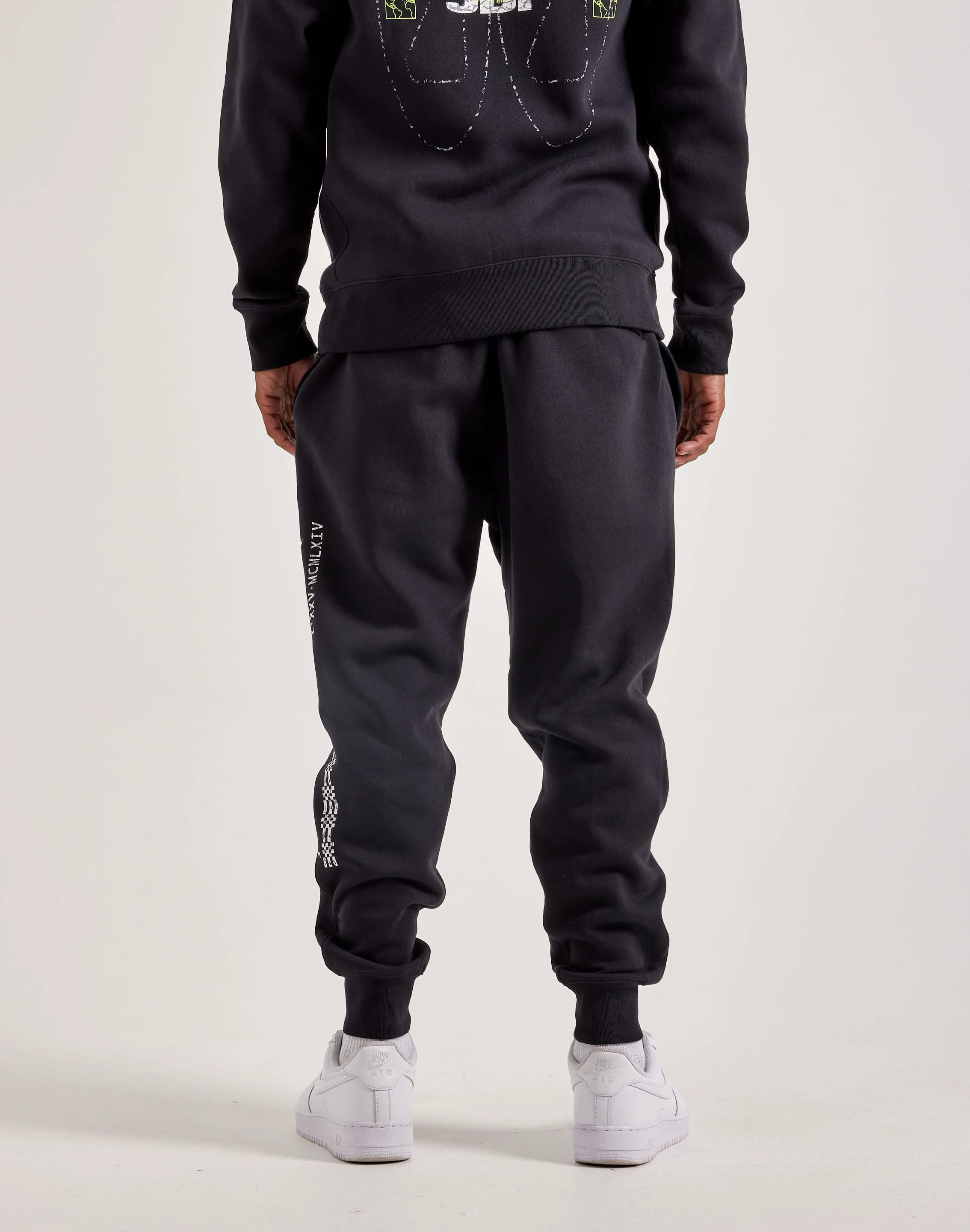 Night Out Sustain Glow Nike Club JDI Joggers