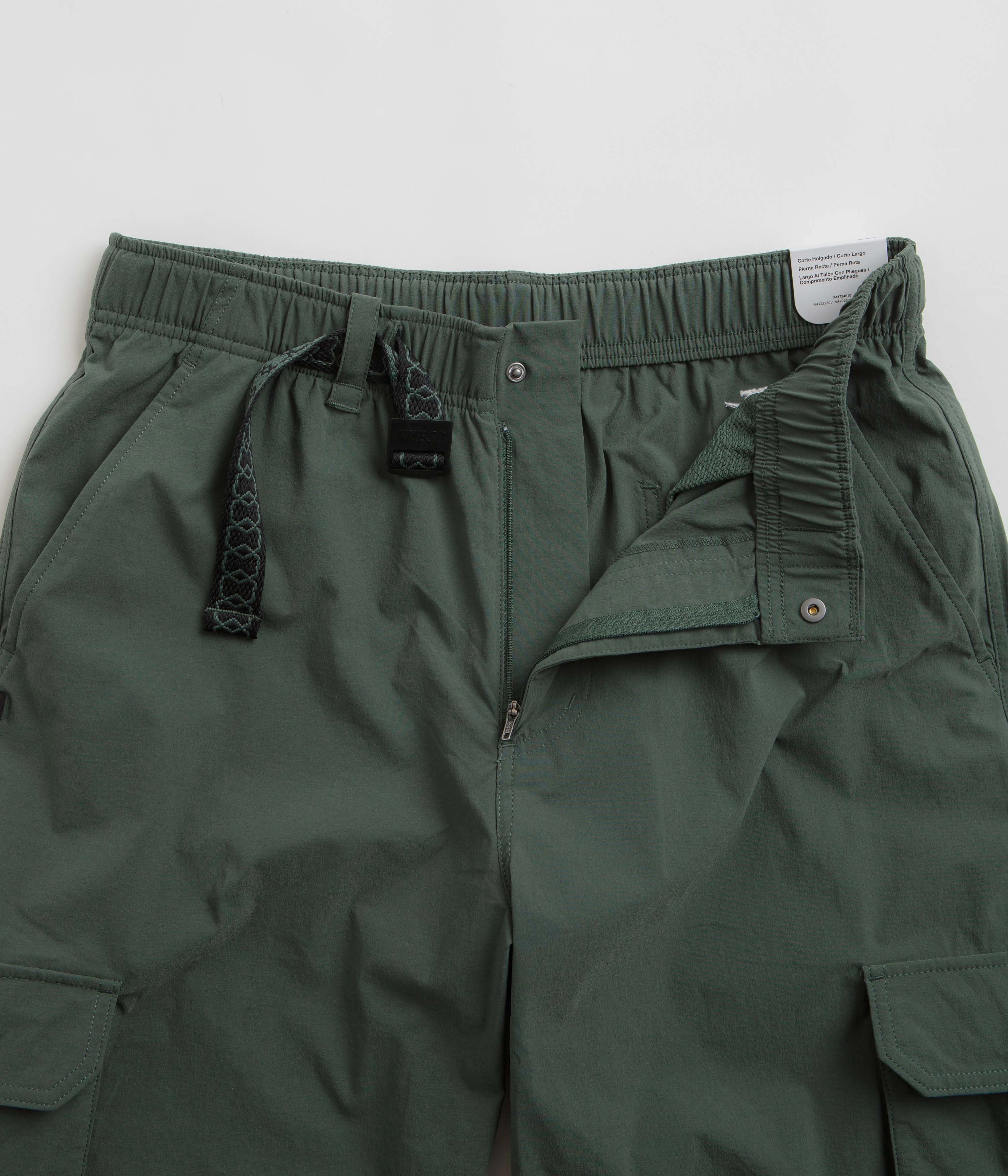 ArticulatedJoints Nike SB Kearny Cargo Pants - Vintage Green / White