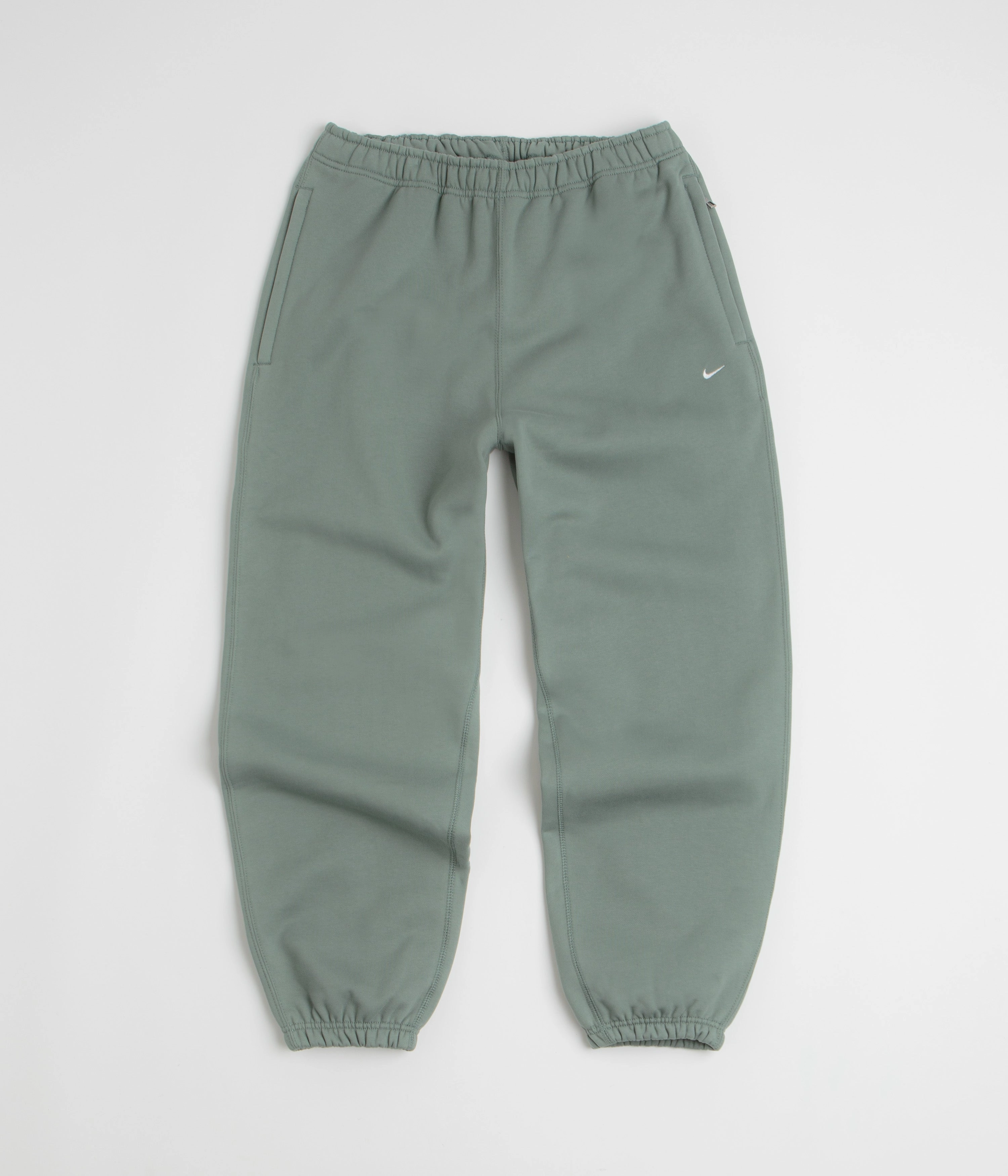Multi DirectionalFlex Nike Solo Swoosh Cuffed Sweatpants - Clay Green / Clay Green / White