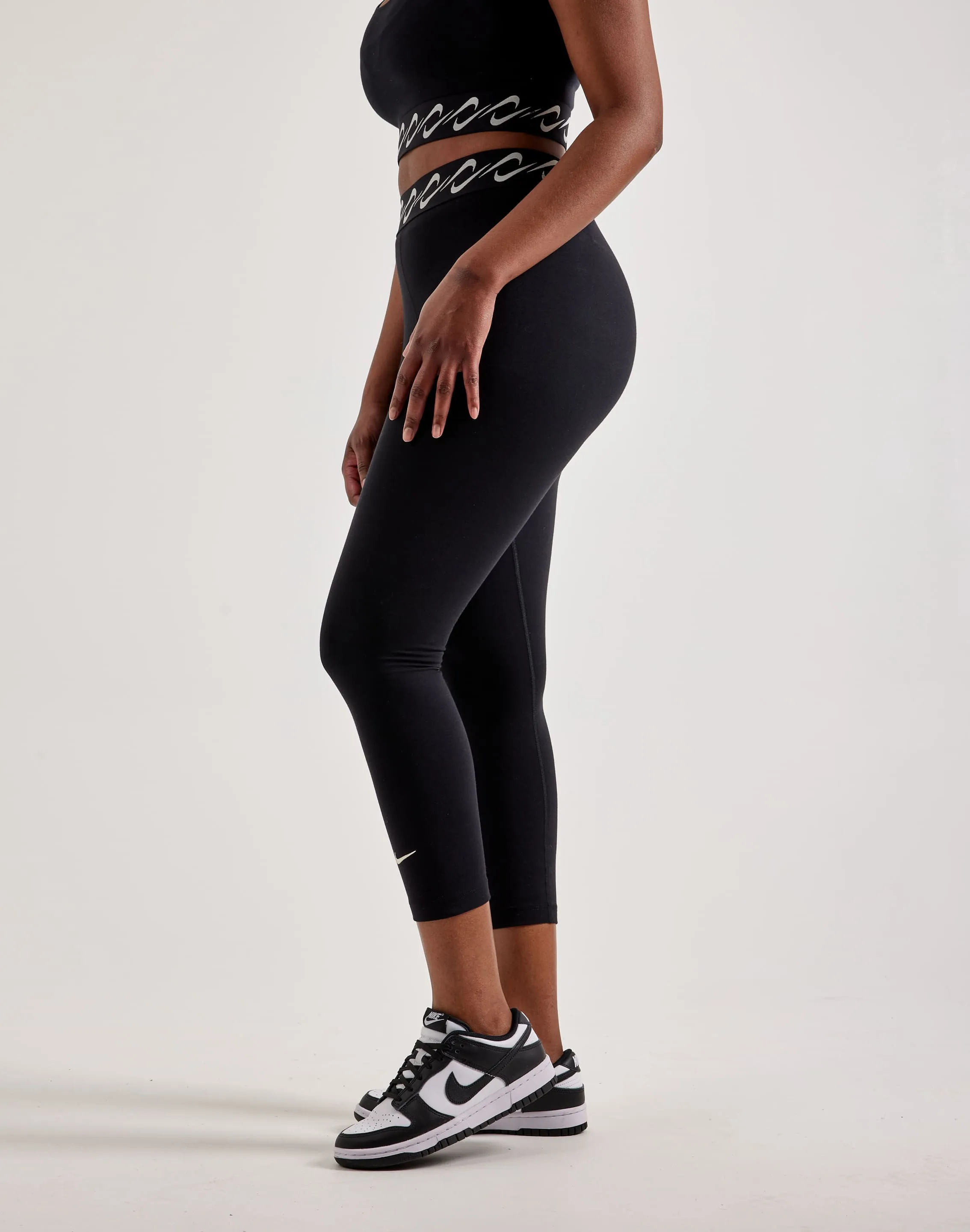 Nike Classic Swoosh High-Waisted 7/8 Leggings Global Edge Antibacterial Finish