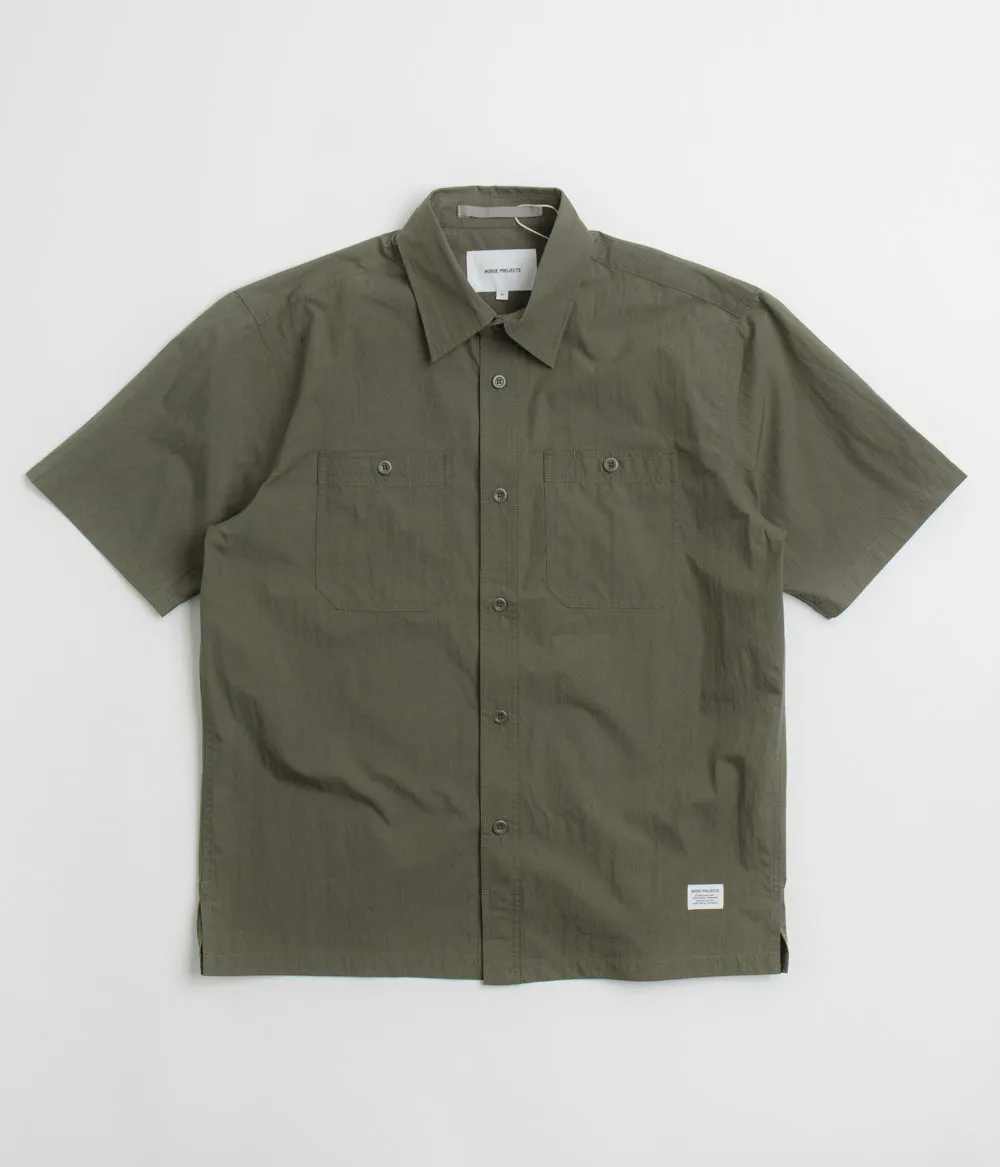 Autumn Look Norse Projects Ivan Tech Poplin Short Sleeve Shirt - Ivy Green
