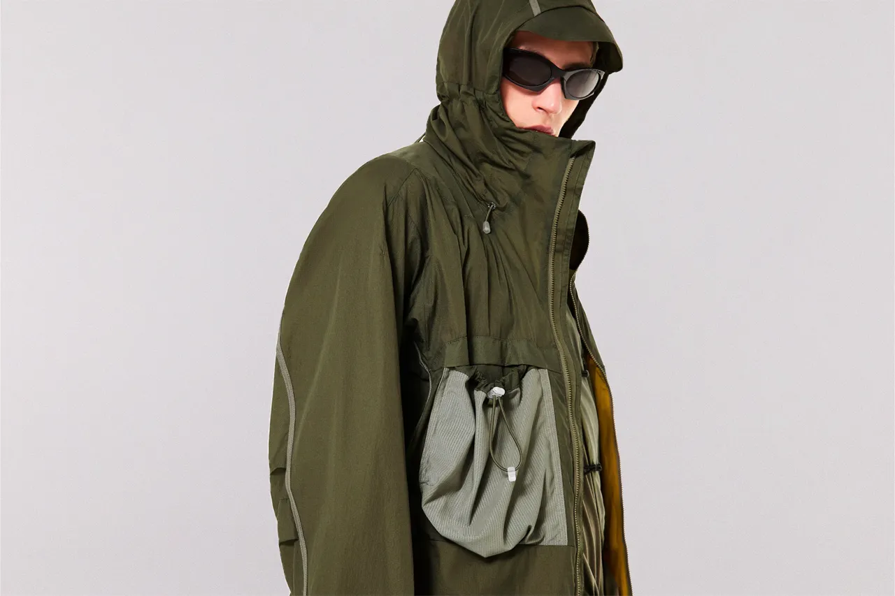 Tailored Seams Thermal Regulation Fabric Oakley Latitude Flight Wind Jacket