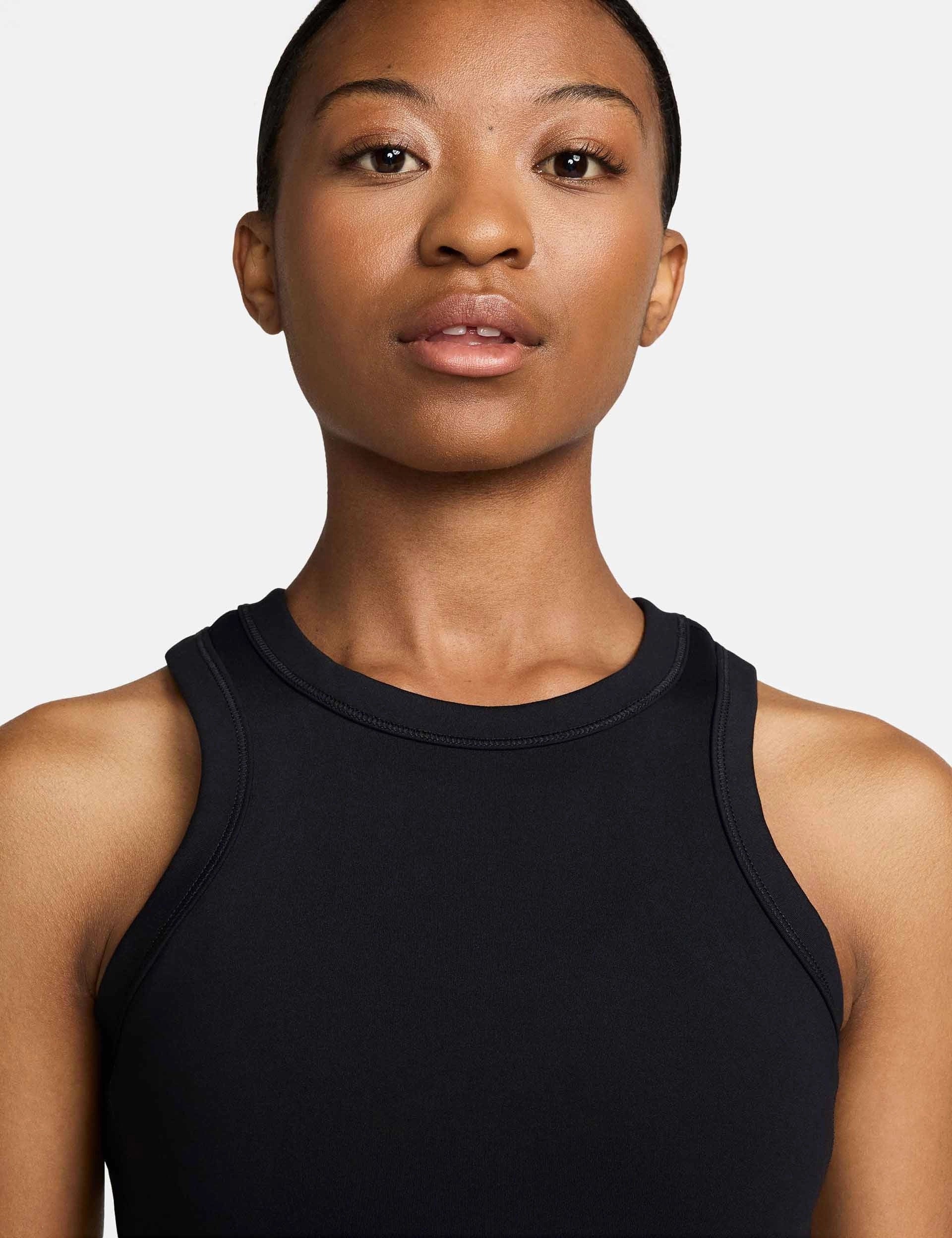 One Fitted Dri-FIT Cropped Tank Top - Black City Style