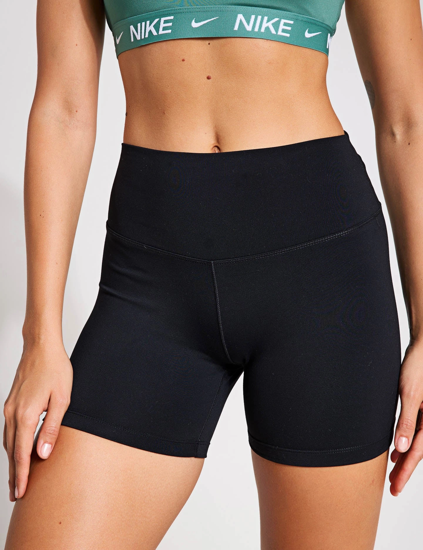 One High Waisted 5" Biker Shorts - Black Static Free Finish