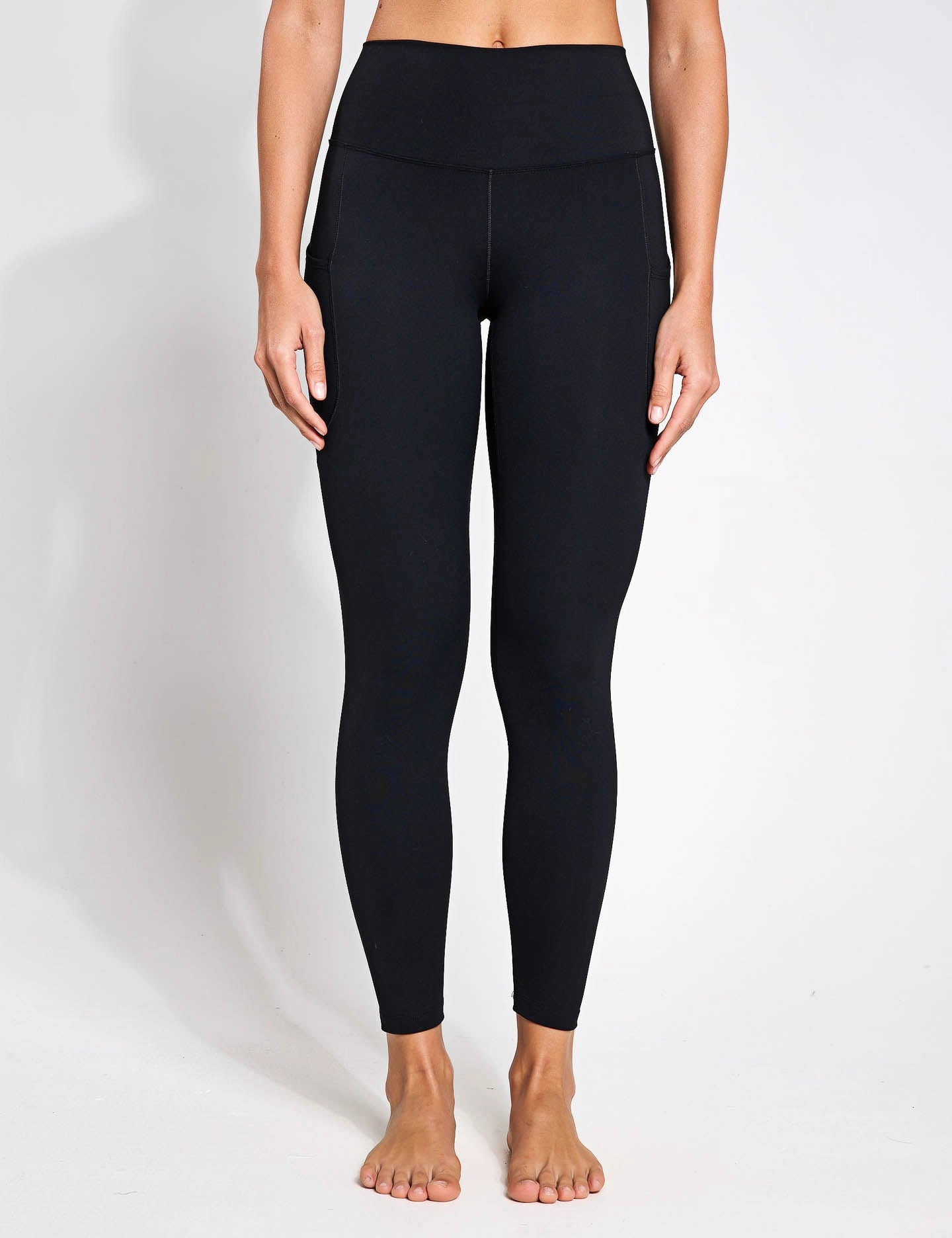 One High Waisted 7/8 Leggings with Pockets - Black Daily Comfort