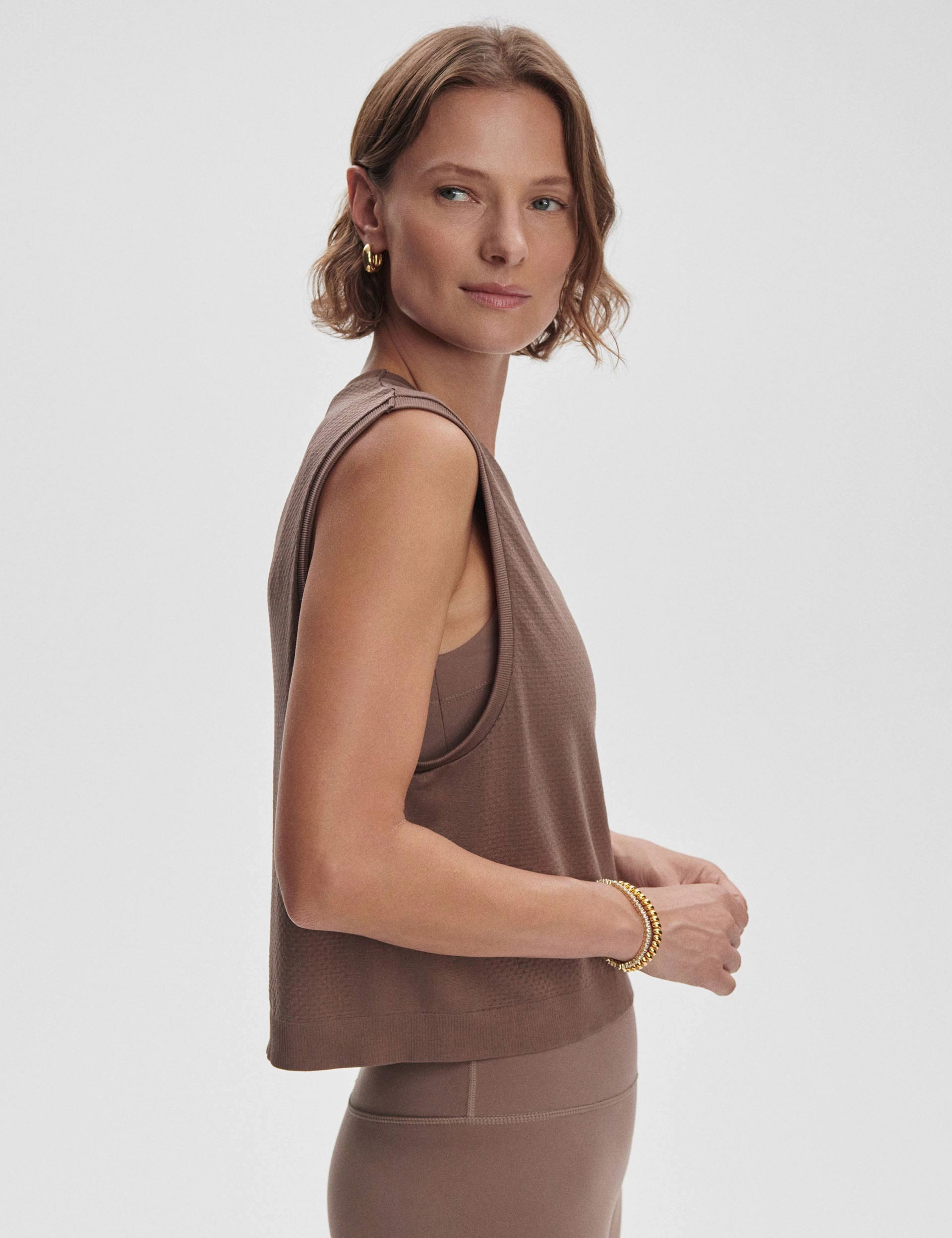 Strong - built well - ventilated Page Seamless Crop Tank - Deep Taupe