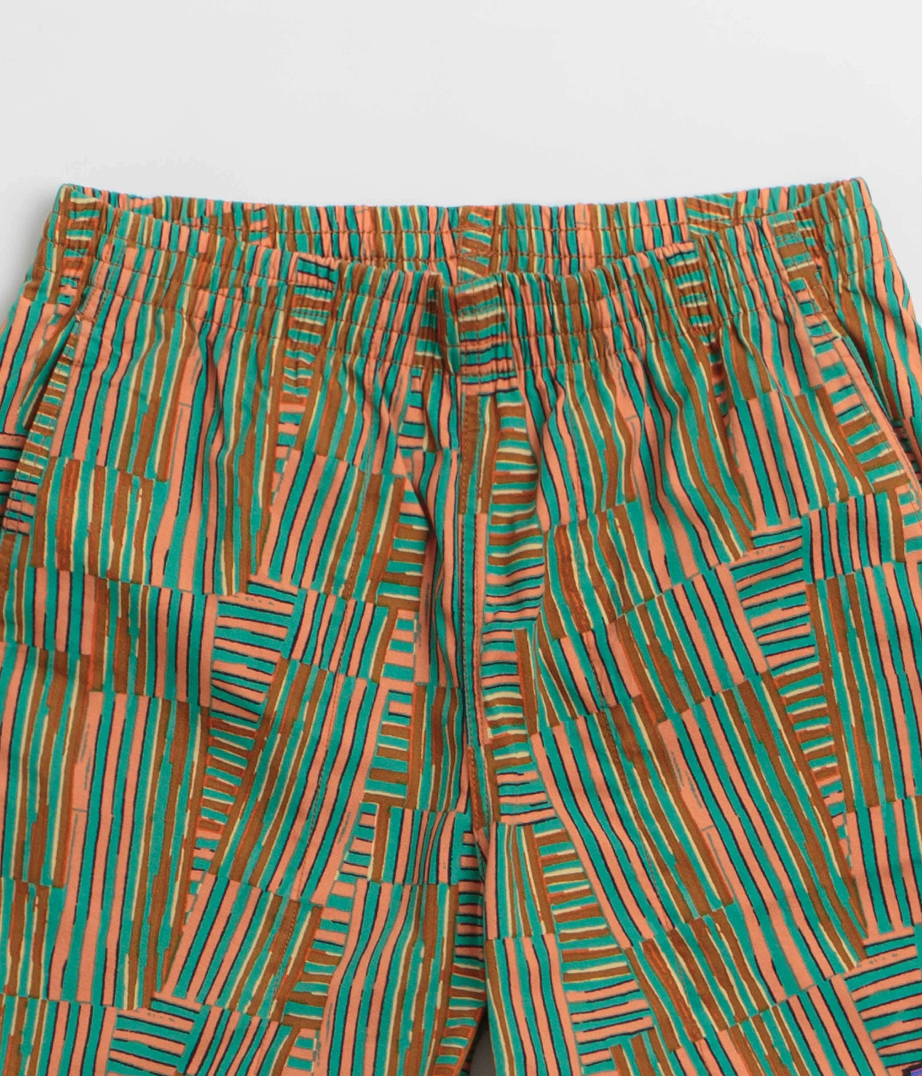 All Day Ombre effect Patagonia Funhoggers Shorts - Quilty Fitz: Heartleaf Green