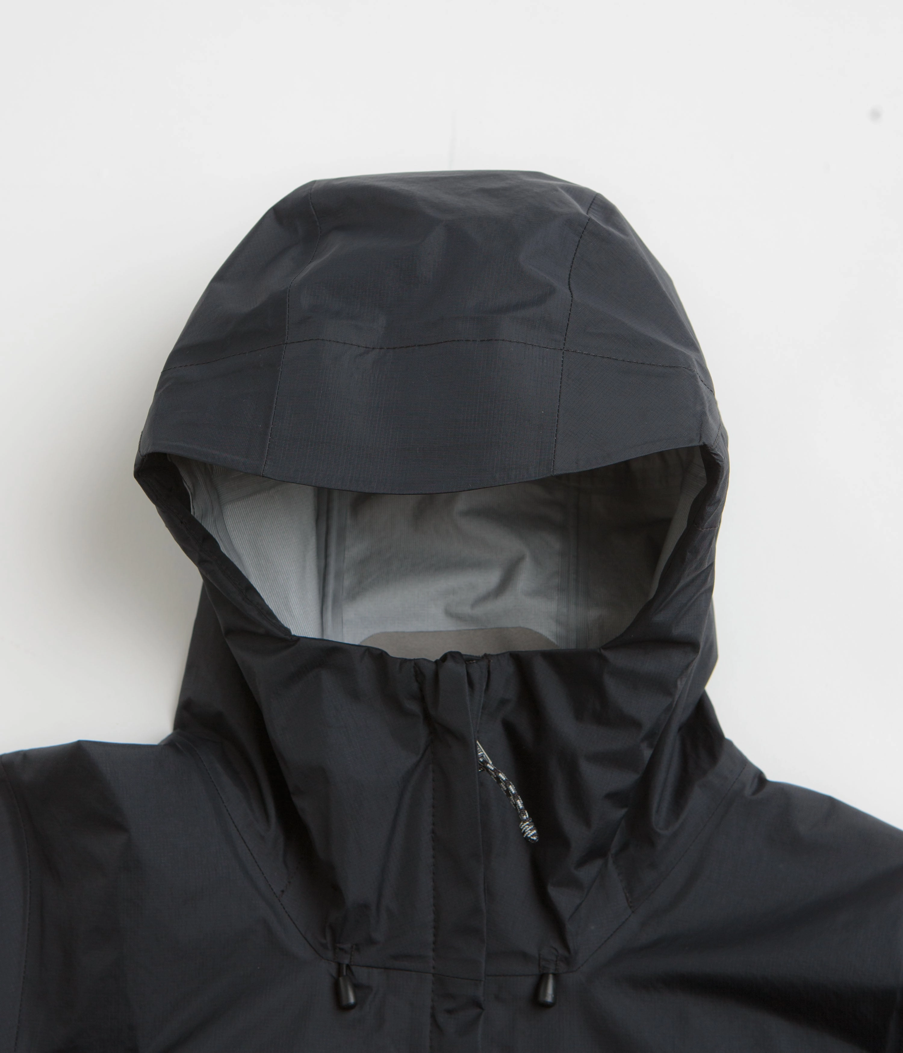 Patagonia Womens Torrentshell 3L Rain Jacket - Black Non Restrictive Mobility Smart Casual