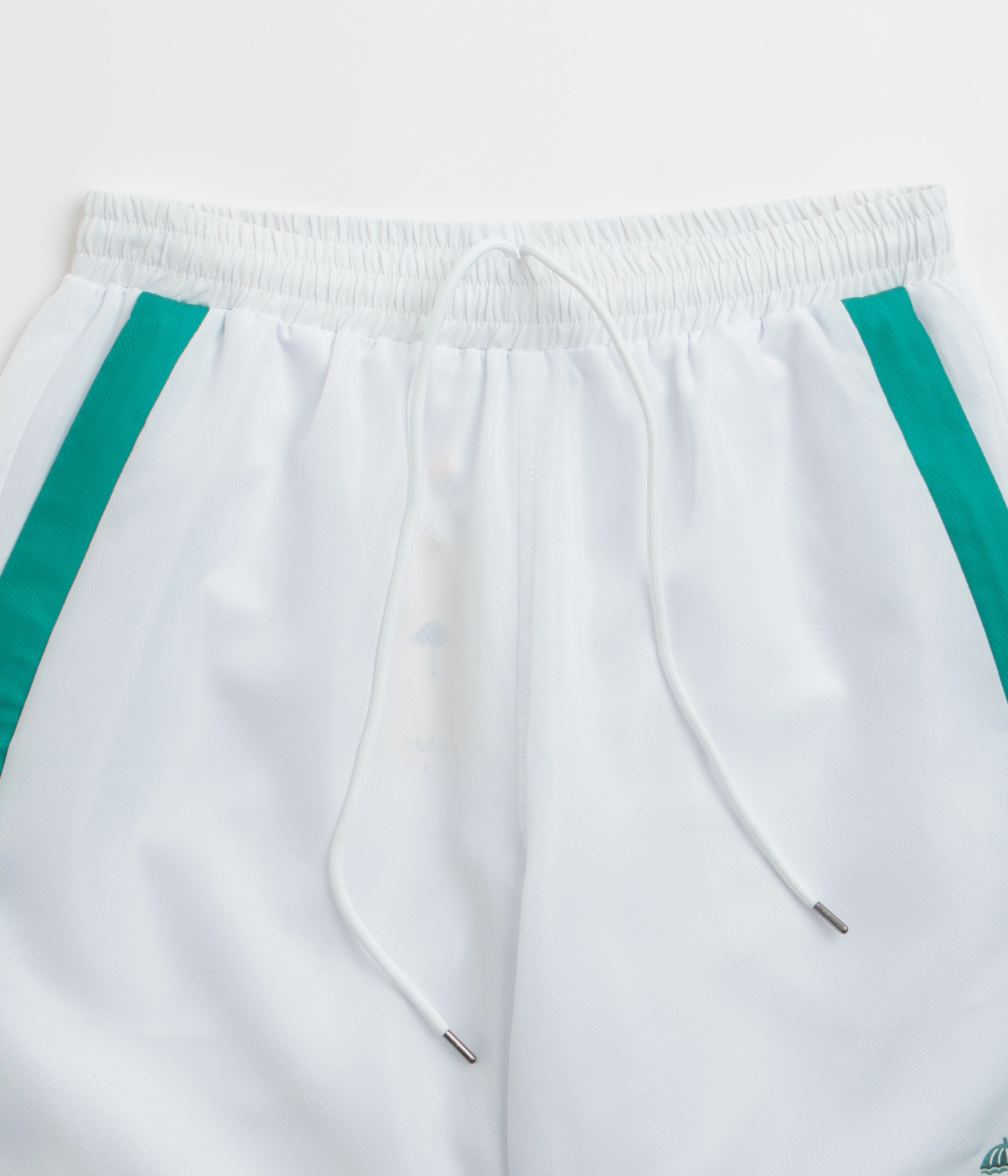 Friction Reducing Lining Effortless Look Helas Facile Sport Shorts - White