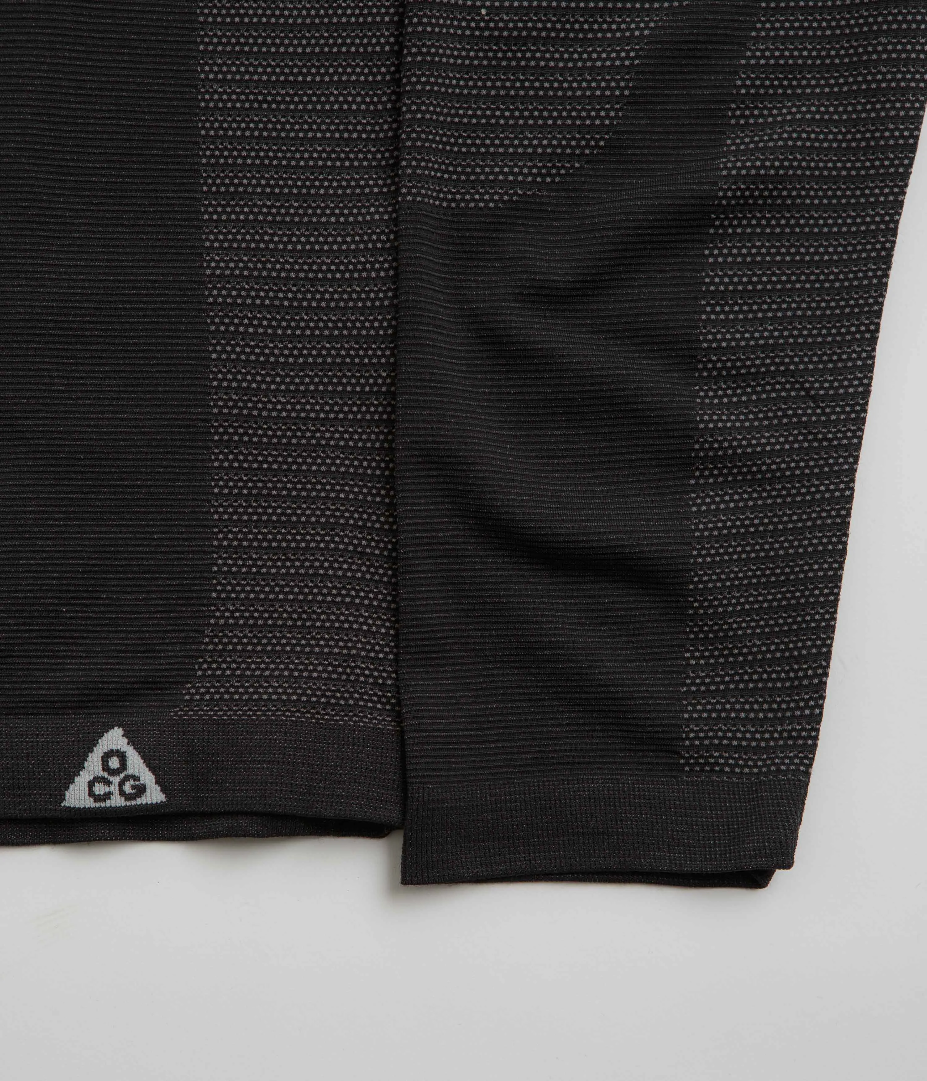 Nike ACG Delta River Long Sleeve T-Shirt - Black / Cool Grey High-quality Ruffled edges