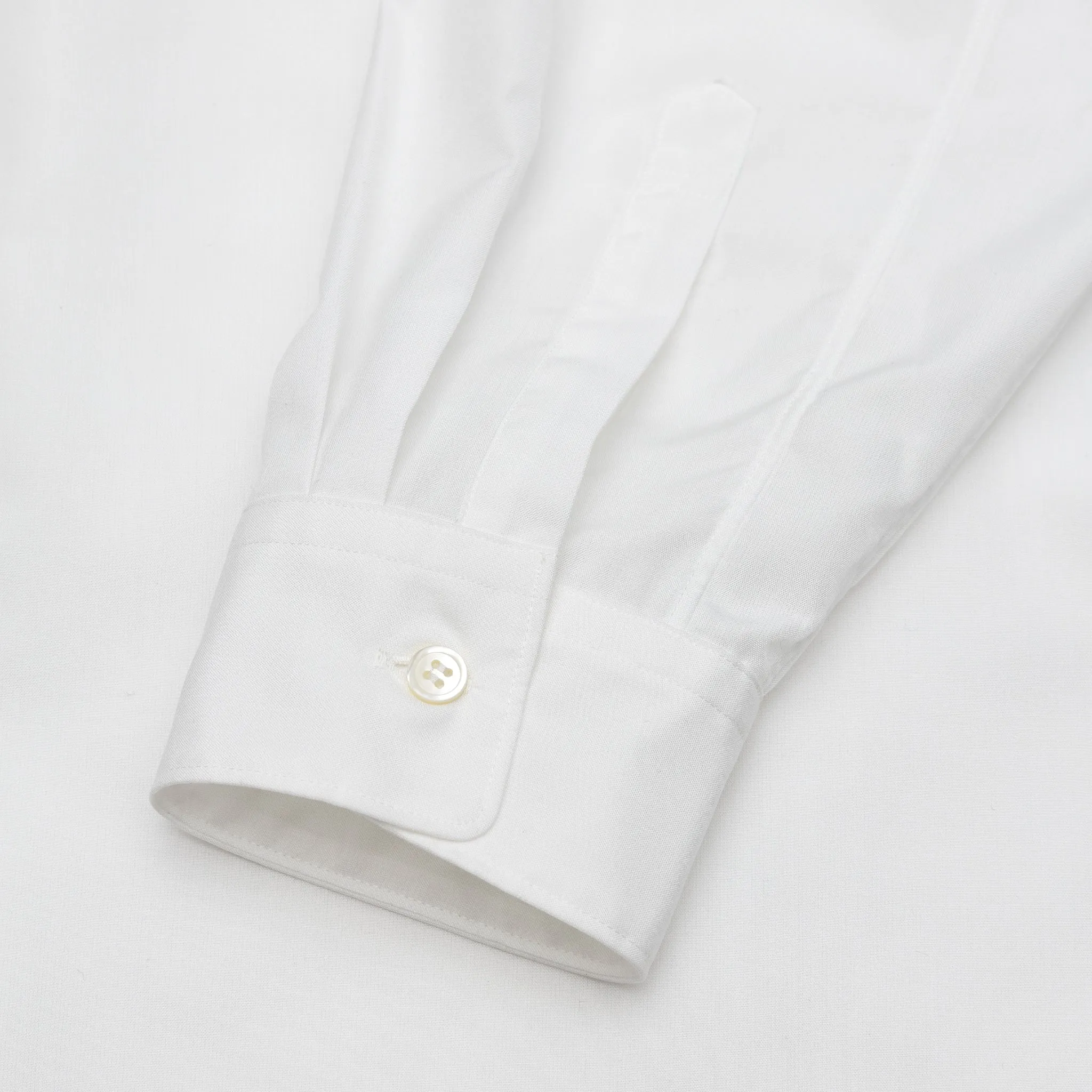 CUTOUT SHIRT Clean Edge Trim