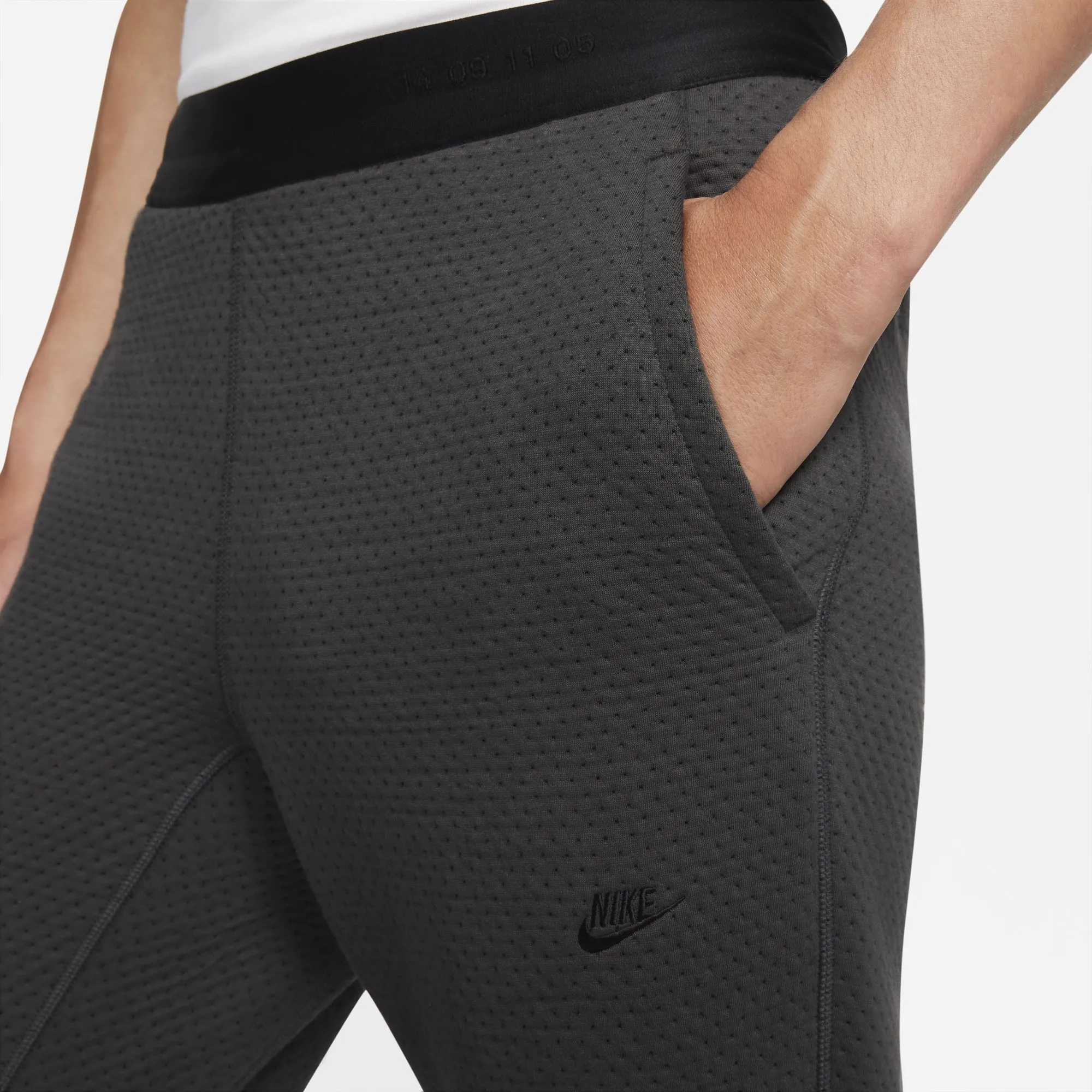 Nike Sportswear Therma-FIT ADV Pack (Anthracite/Black/Black) QuickReleaseFastenings