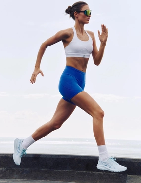 Soft Closure Classic Power Medium Support Sports Bra - White