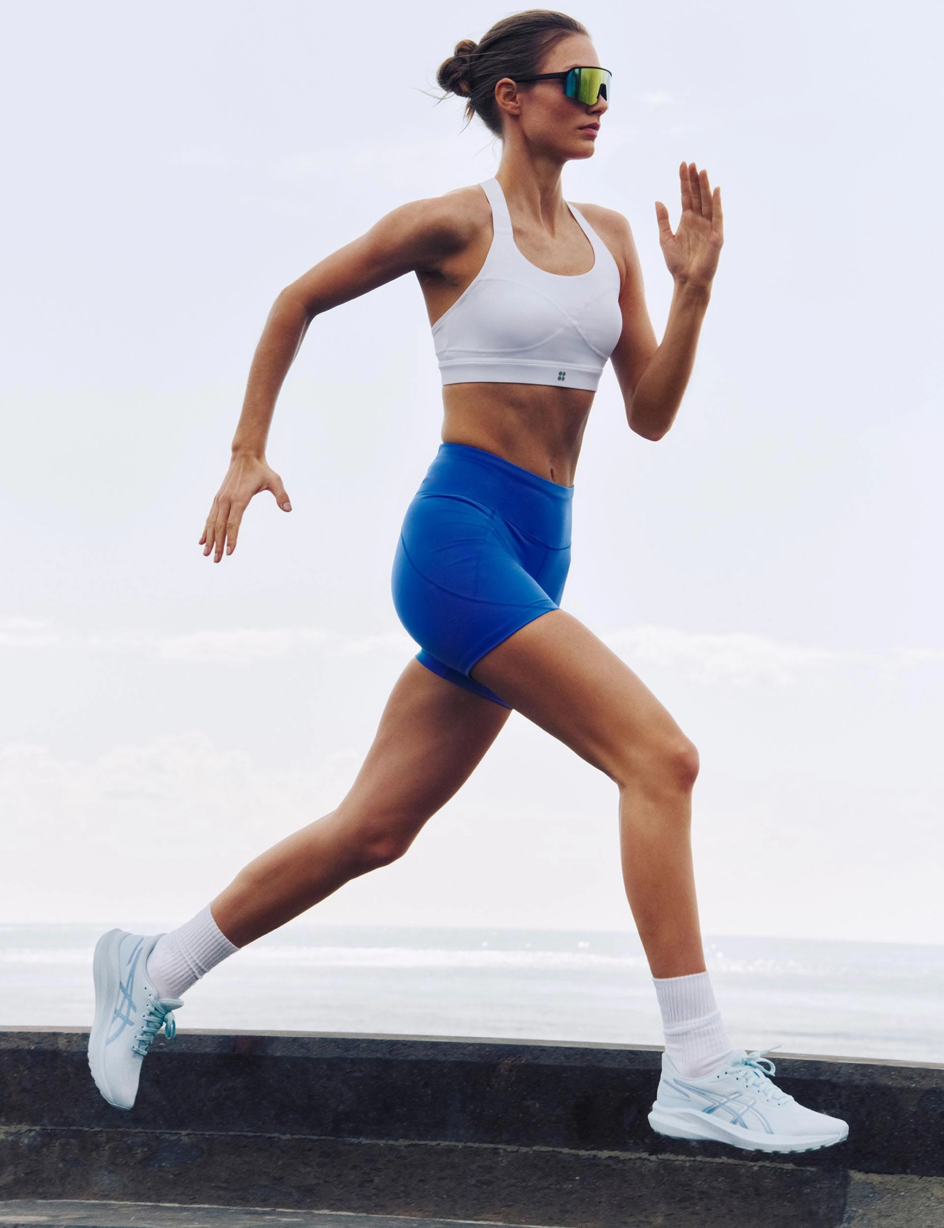 Soft Closure Classic Power Medium Support Sports Bra - White