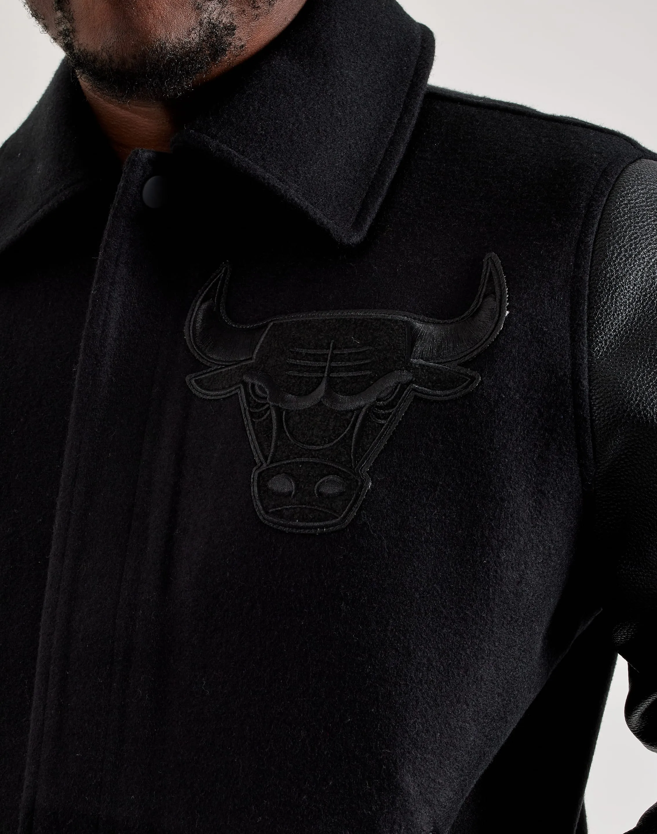 Pro Standard NBA Chicago Bulls Varsity Jacket ElasticFree Cuffs
