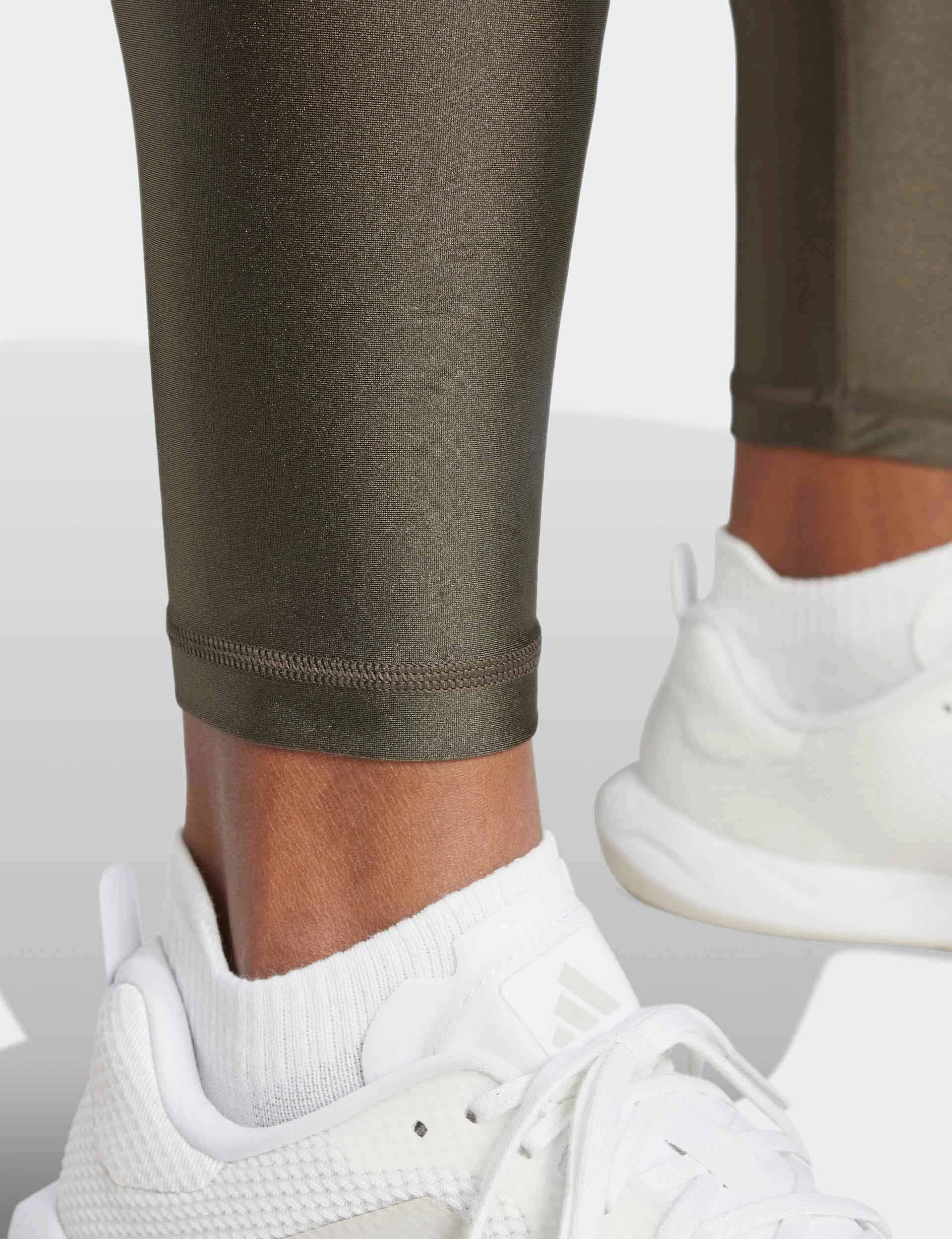 Optime Essentials Shine 7/8 Leggings - Shadow Olive Yoga Class Active Lifestyle Morning Stretch Wrinkle Resistant