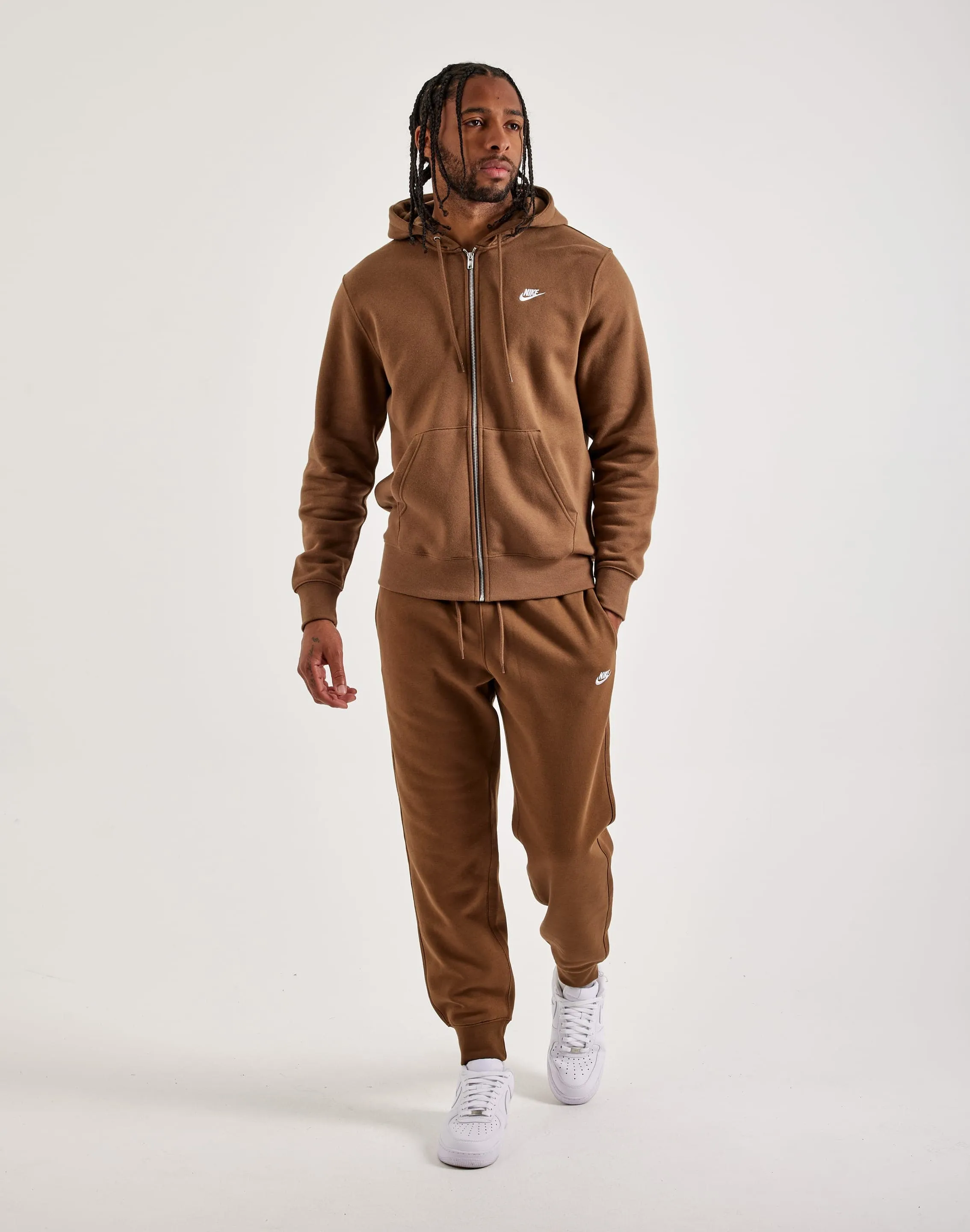 Nike Club Fleece Joggers Colorfast Technology Utility Mode