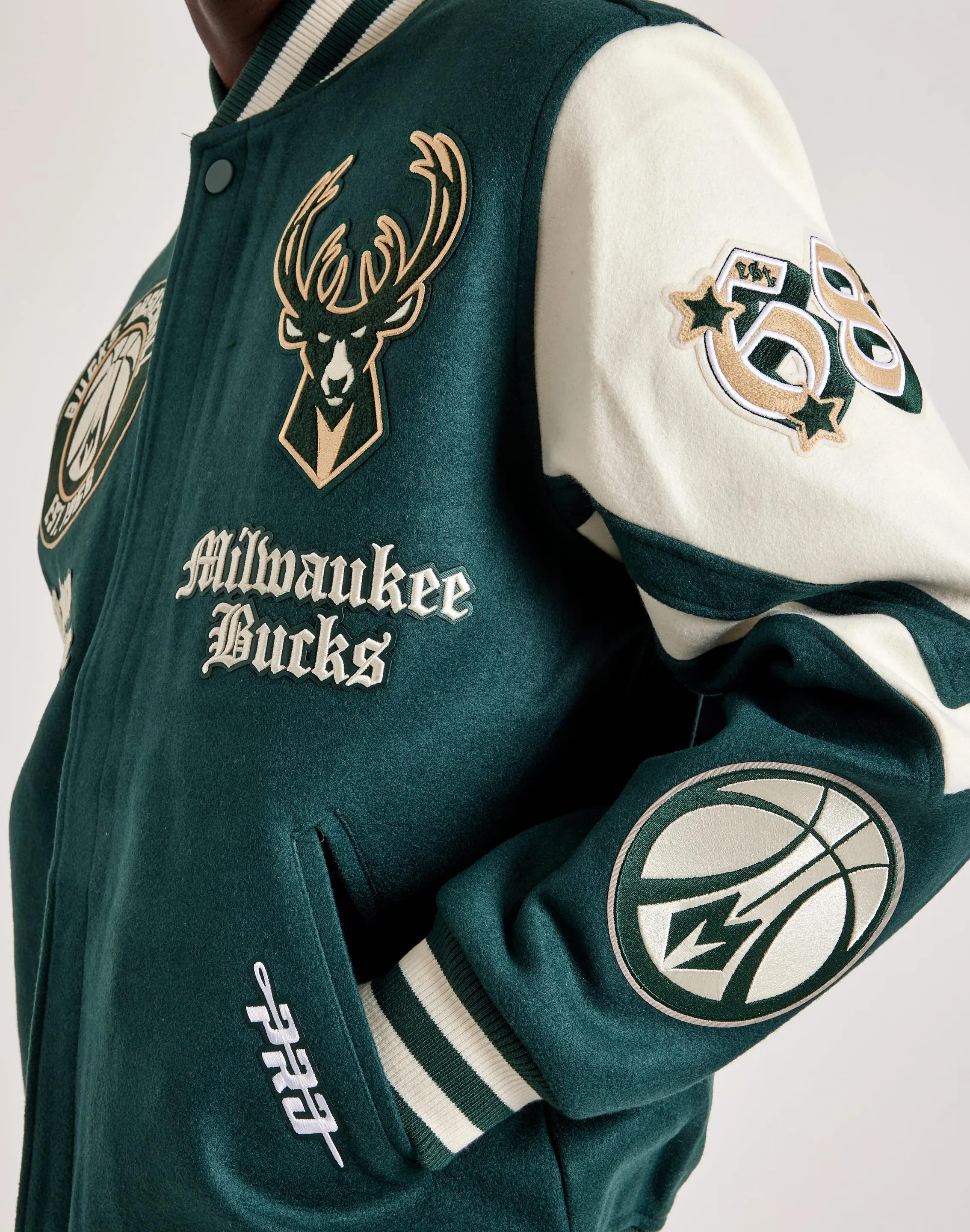 Pro Standard NBA Milwaukee Bucks Varsity Jacket QuickAccess Pockets NonChafingEdges