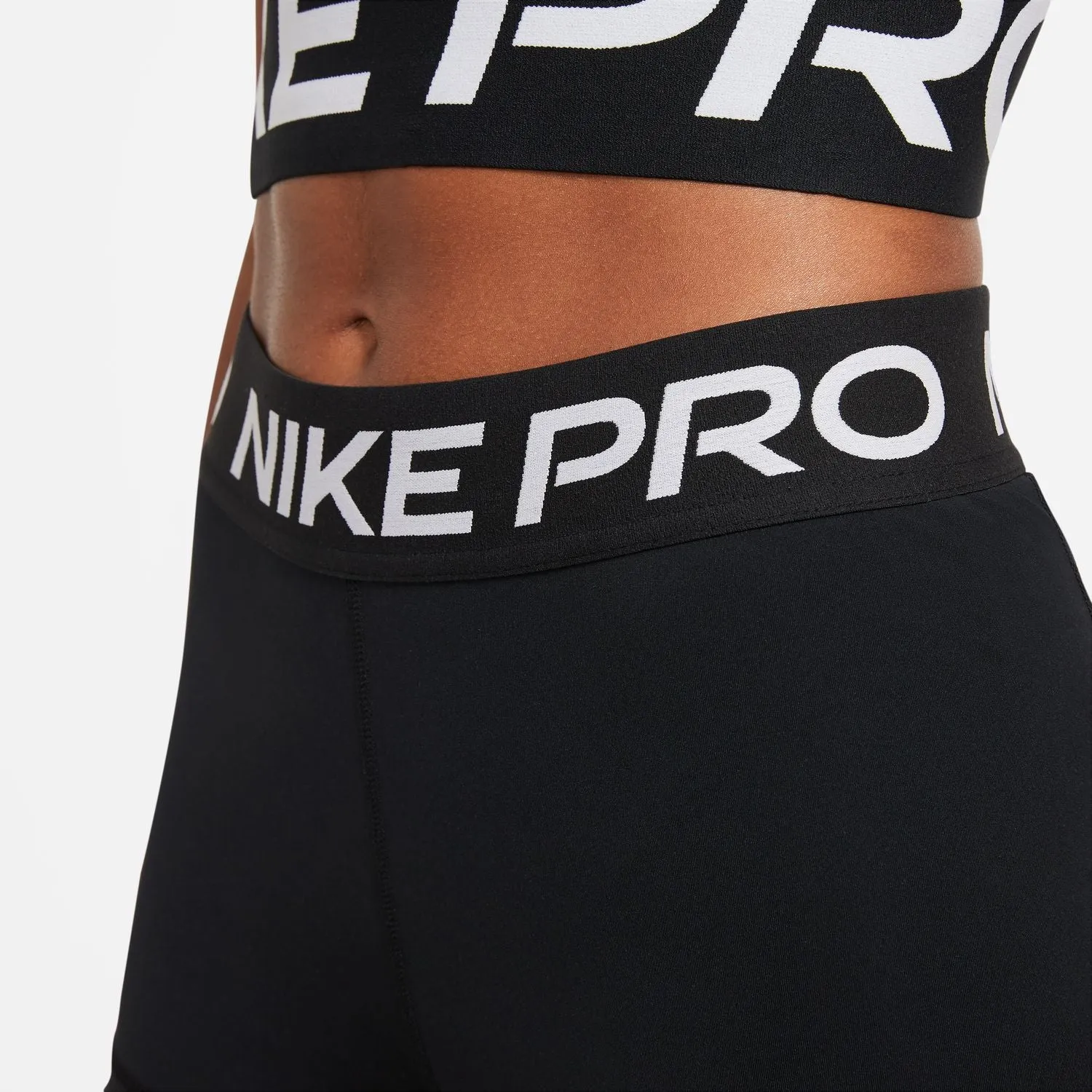 Chill Fit All weather Nike Pro 365 3" Short - Womens