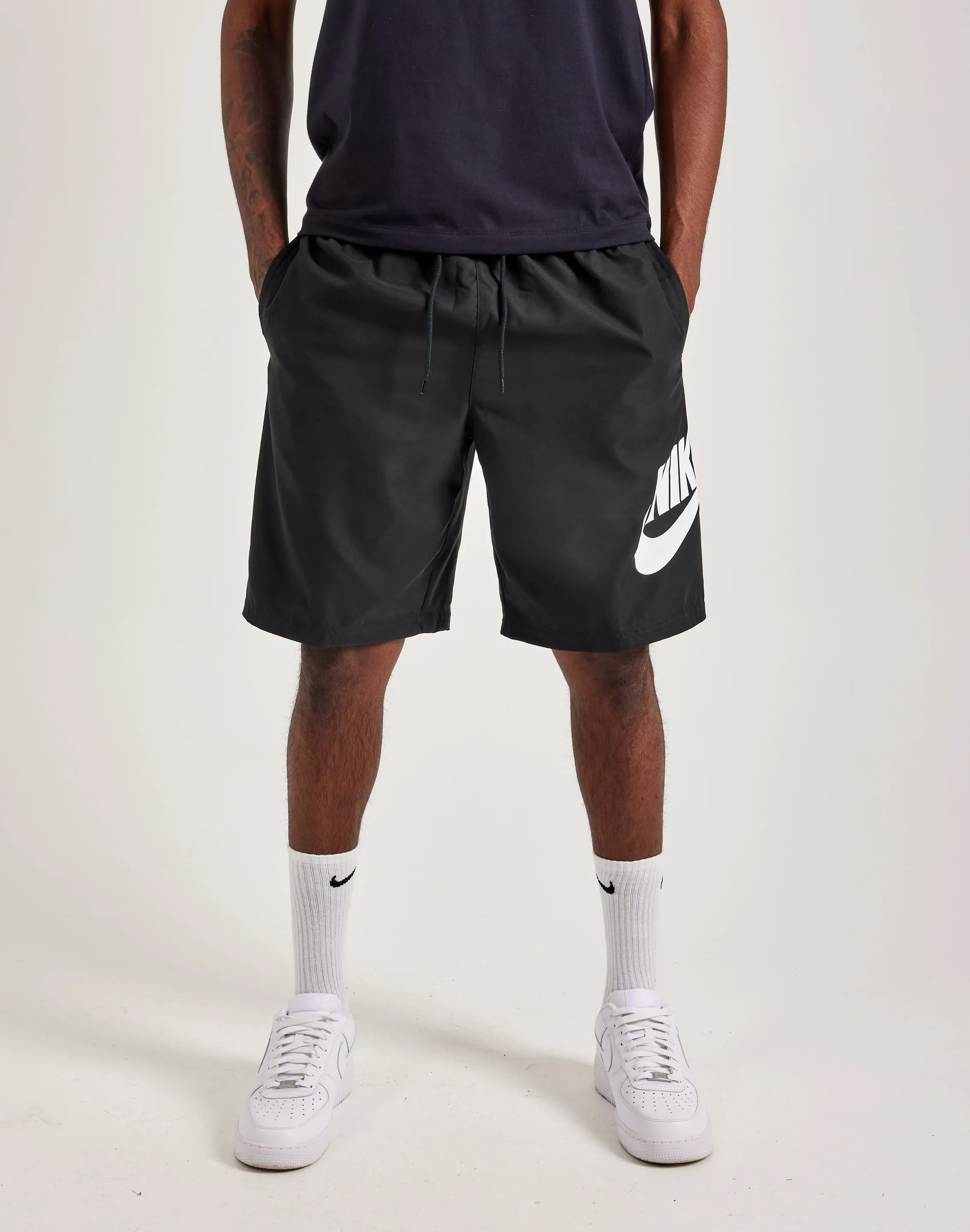 Run Core Nike Club Woven Shorts