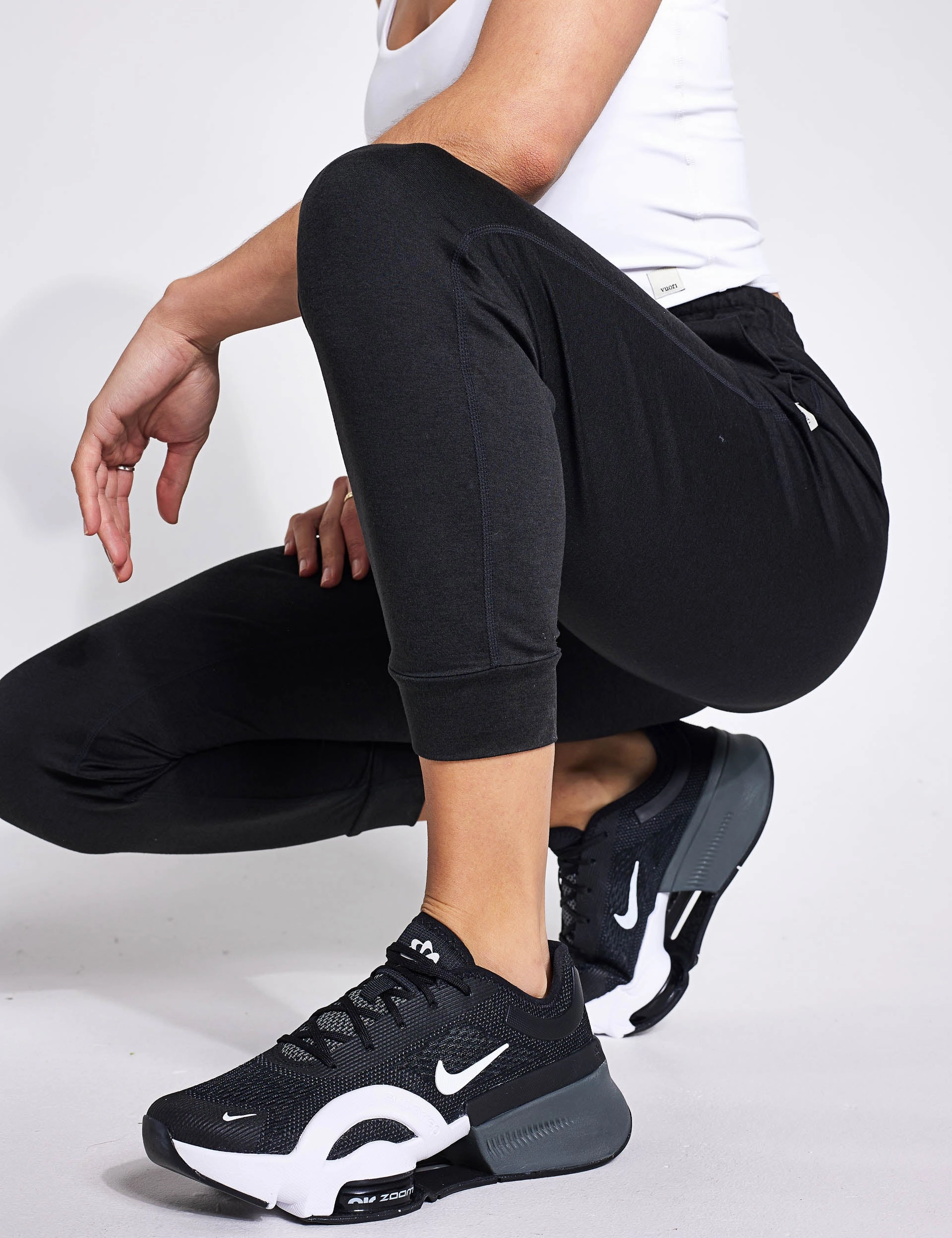 Flexible Knee Gusset Performance Jogger - Black Heather