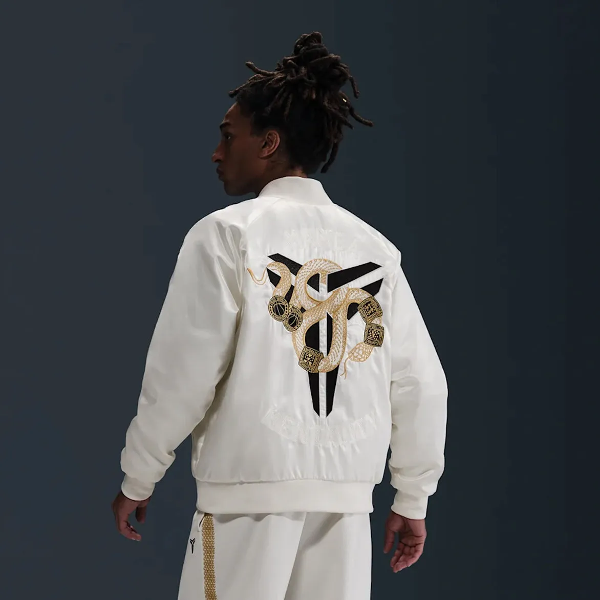 Universal Clasp Mechanism Craft Edge KOBE "YEAR OF MAMBA" THERMA-FIT JACKET - SAIL / BLACK