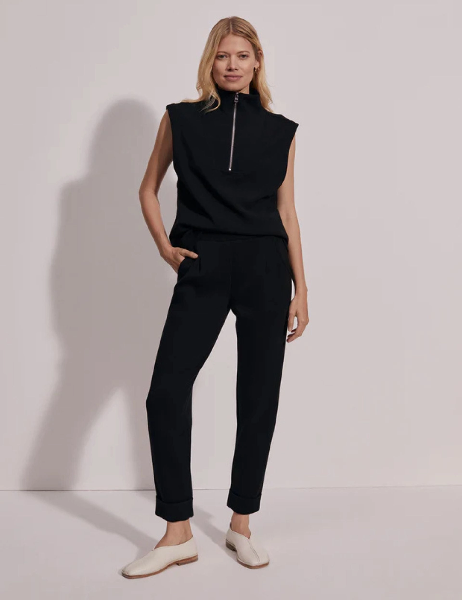The Rolled Cuff Pant 25" - Black Durable Blend