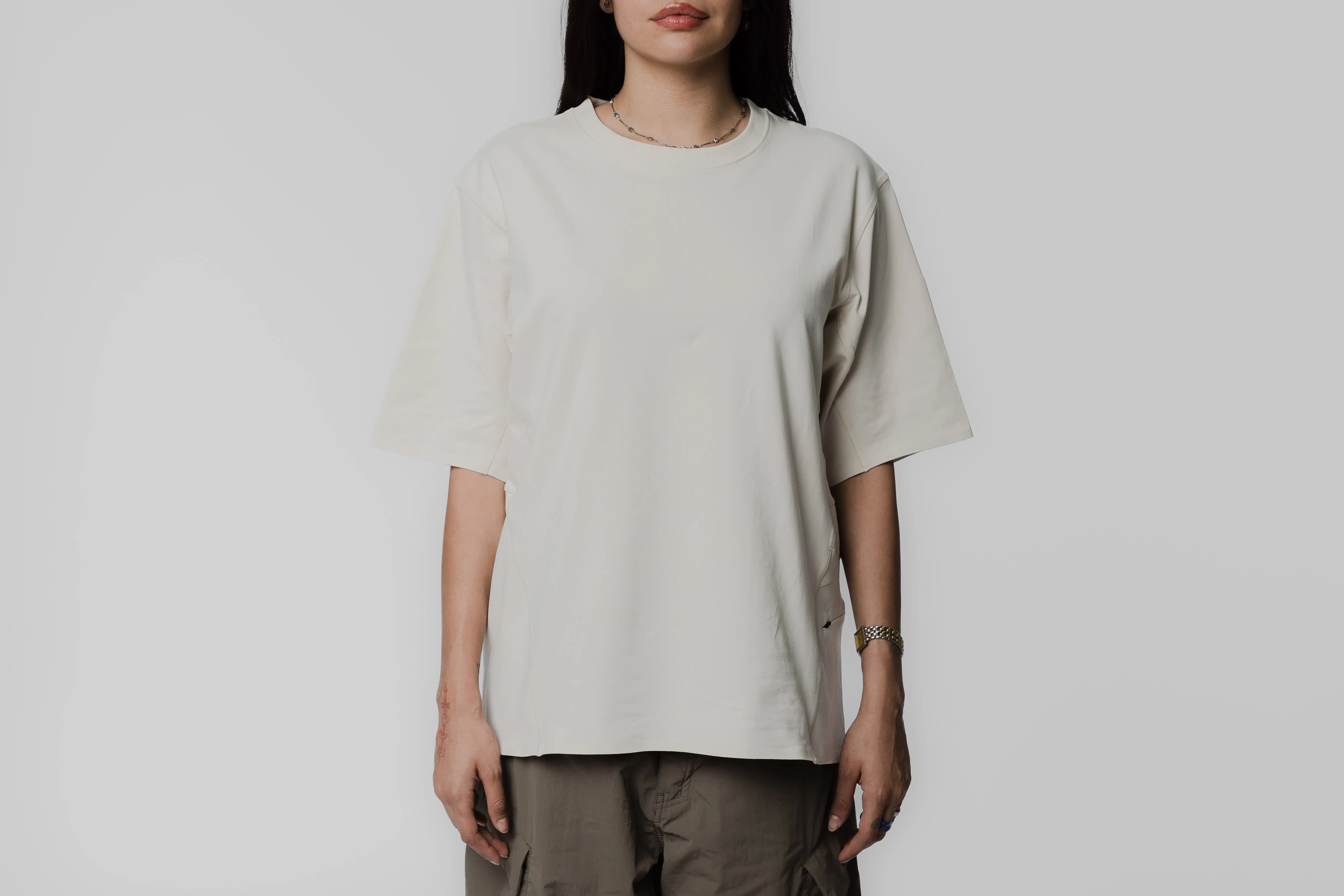 Hidden Zipper Closure ErgonomicShape Oakley Latitude Flight SS Tee