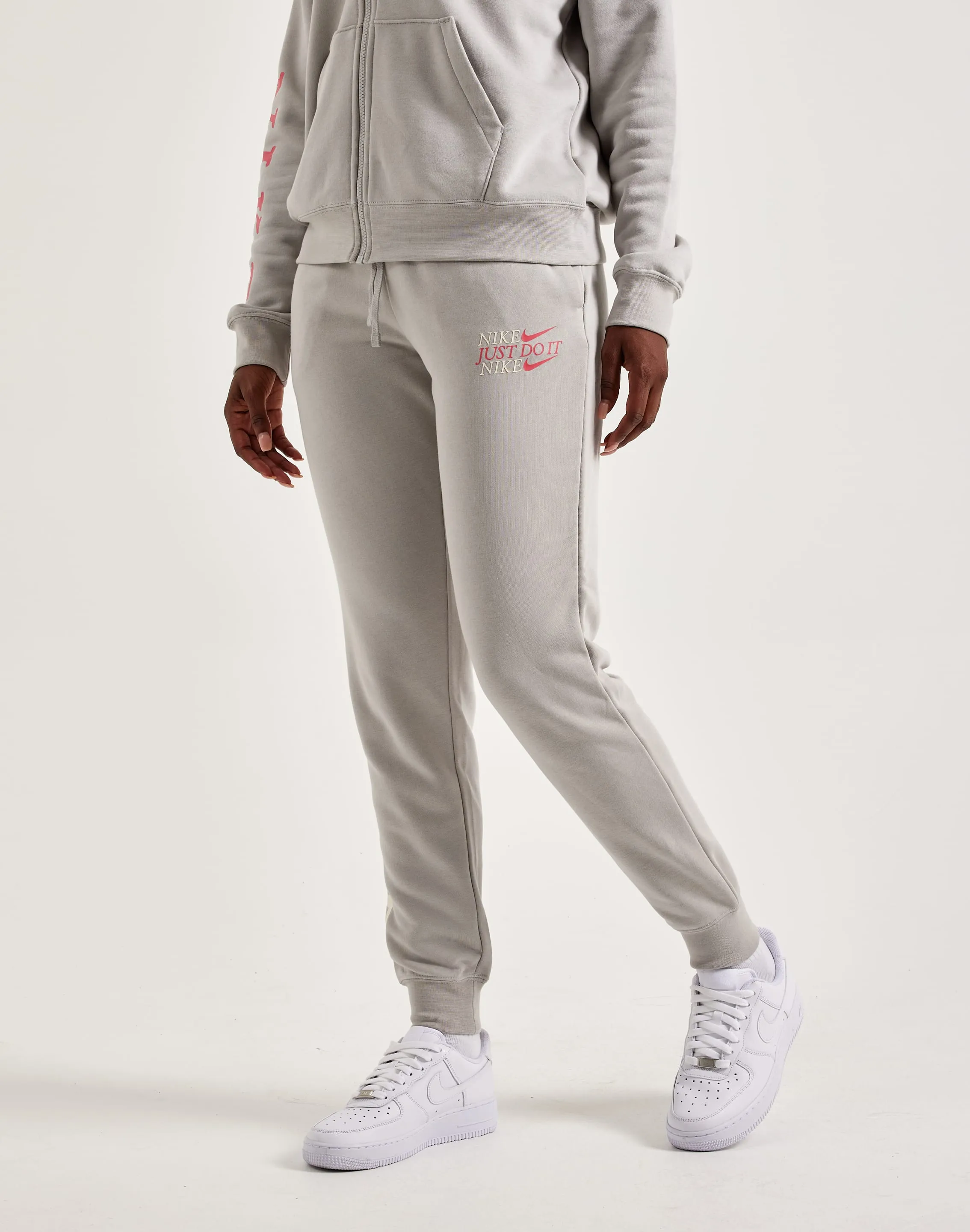 Nike Club Fleece Mid-Rise Joggers Creative Glow