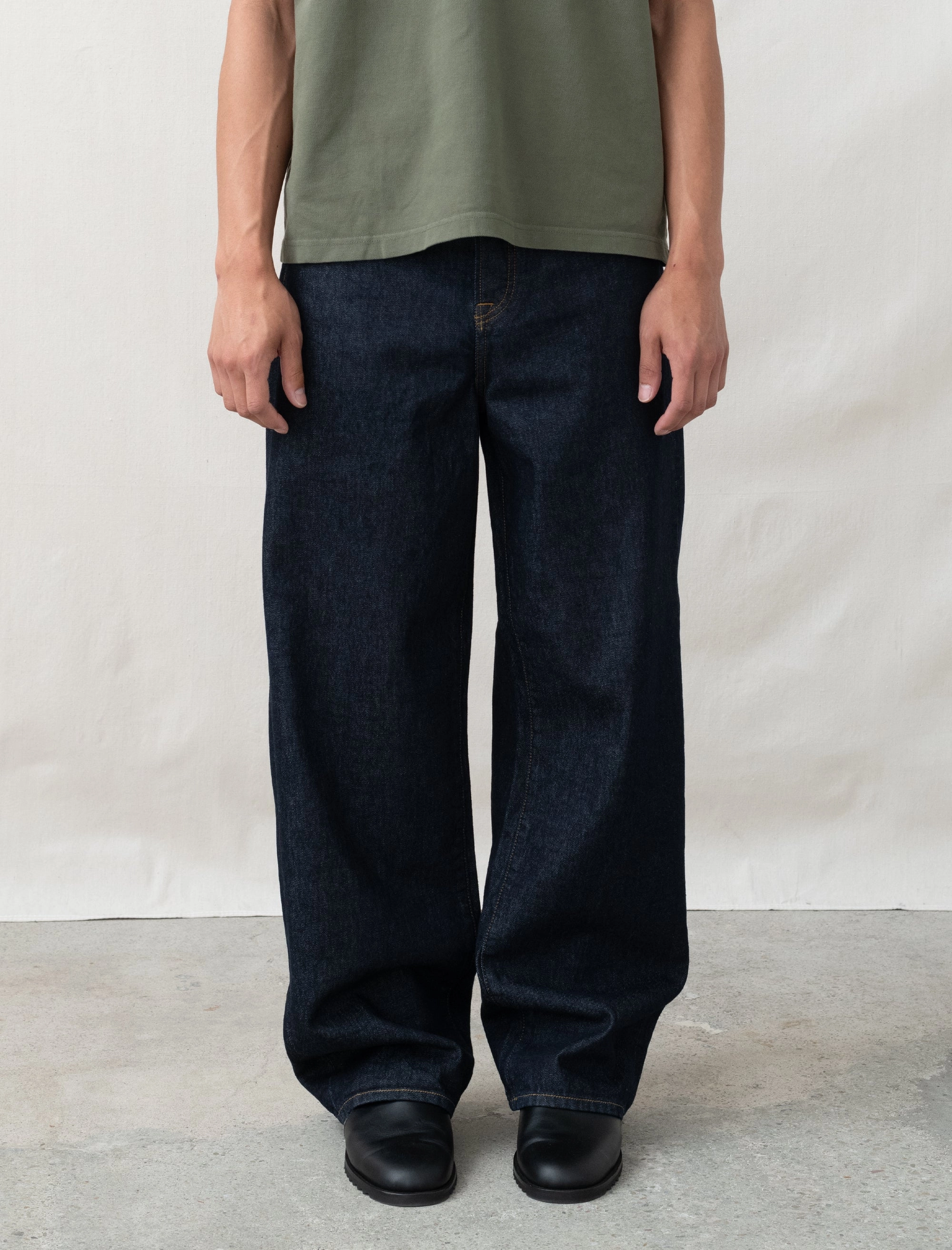 Distressed finish Relaxed Denim Jeans (Rinsed Indigo)