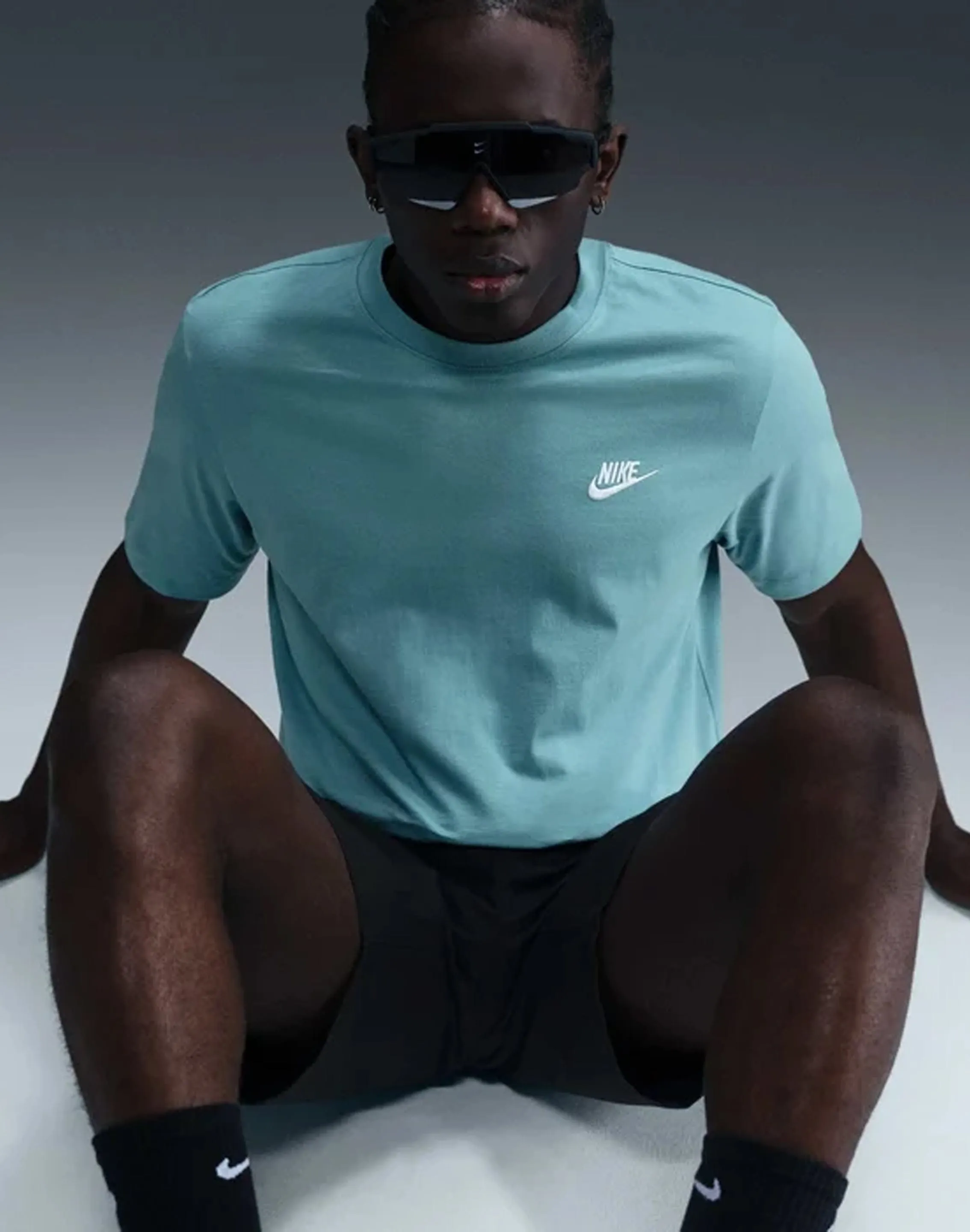 Nike Club Tee LowMaintenance ShapeRetentionCloth