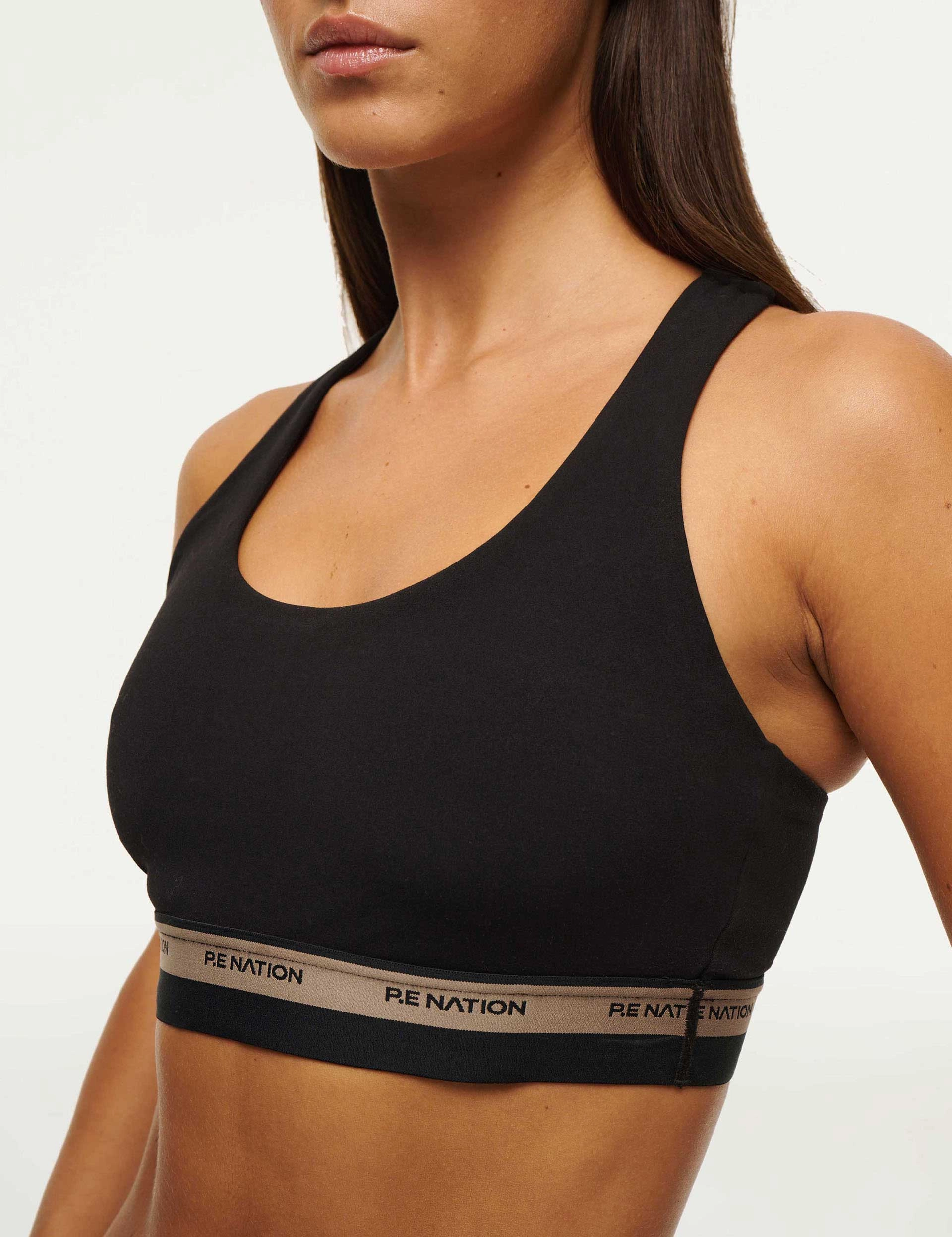 Avant Sports Bra - Black Hook-and-eye closure