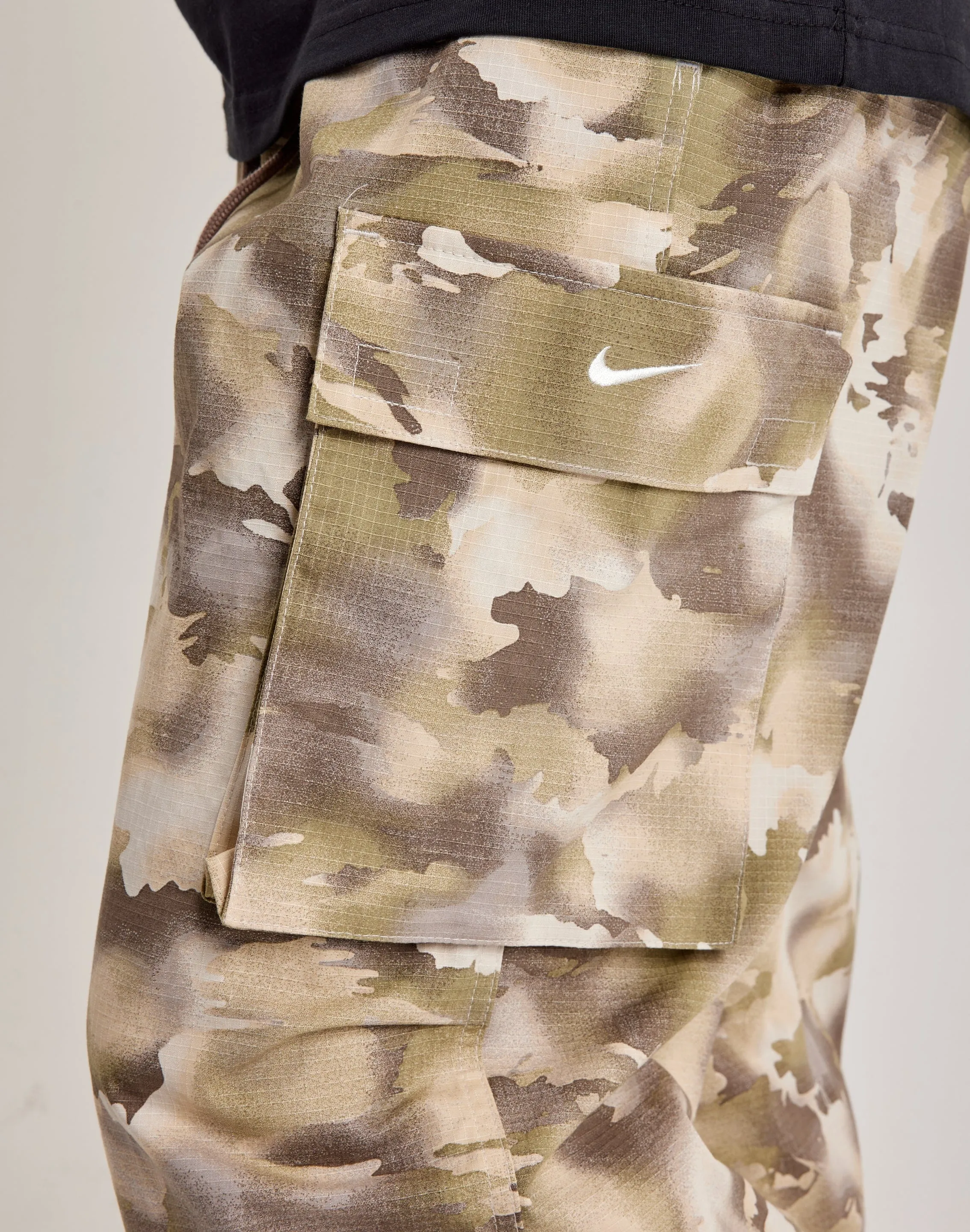 Nike Oversized Cargo Pants elastic waistband