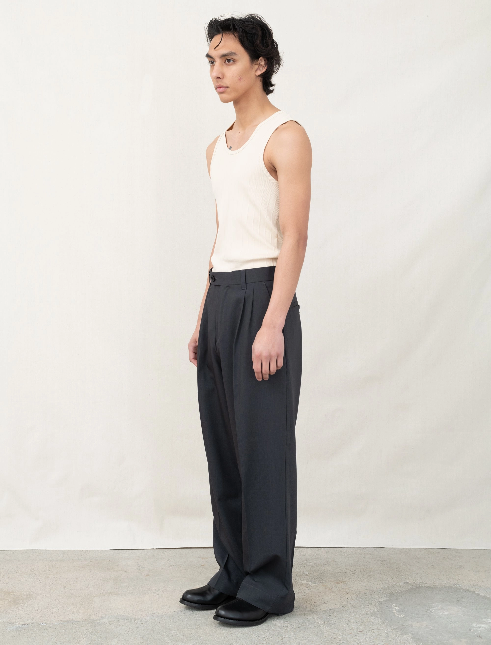 ZipClosure Multi Pocket Configuration Rib Tank Top (Ecru)