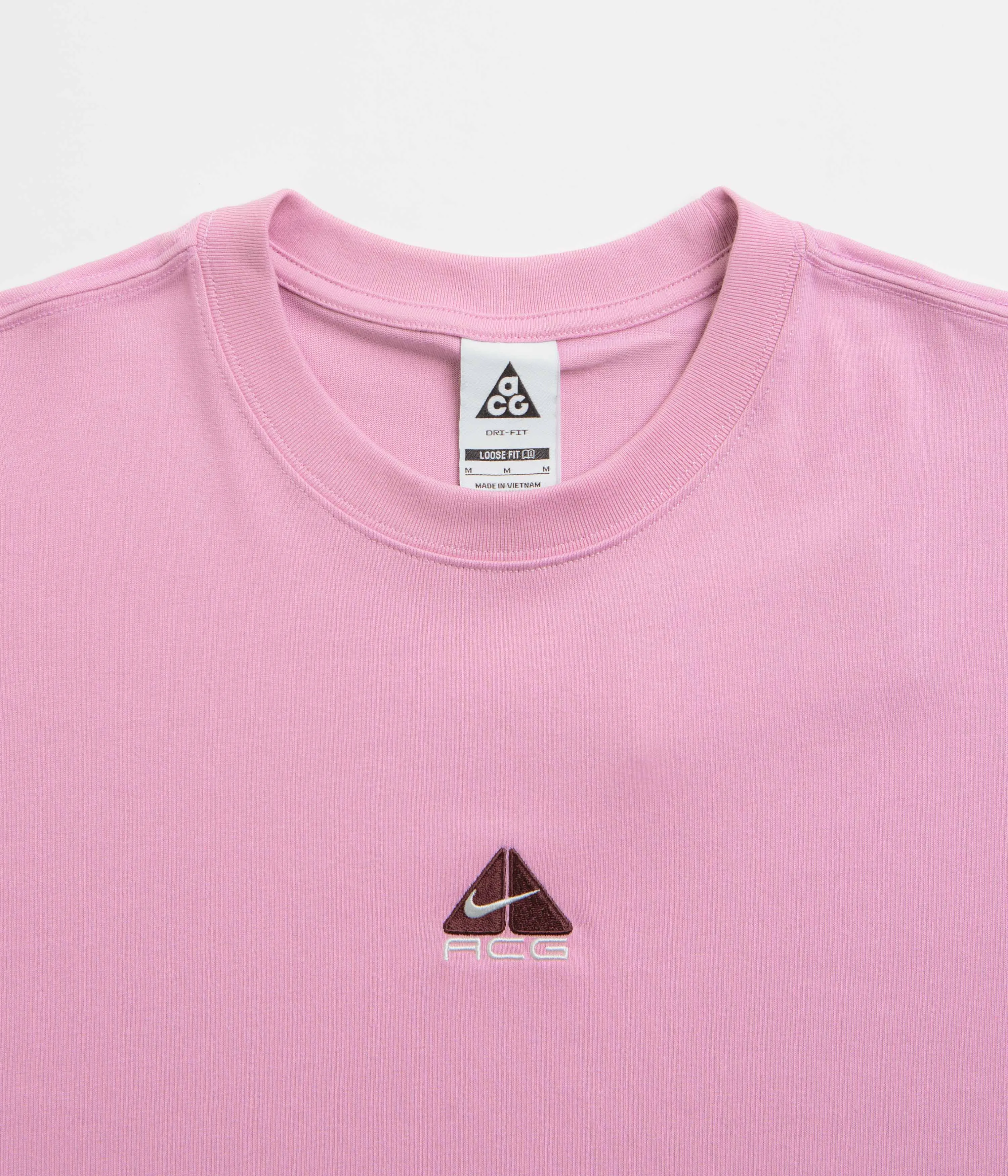 Nike ACG Lungs T-Shirt - Beyond Pink Versatility crew neck