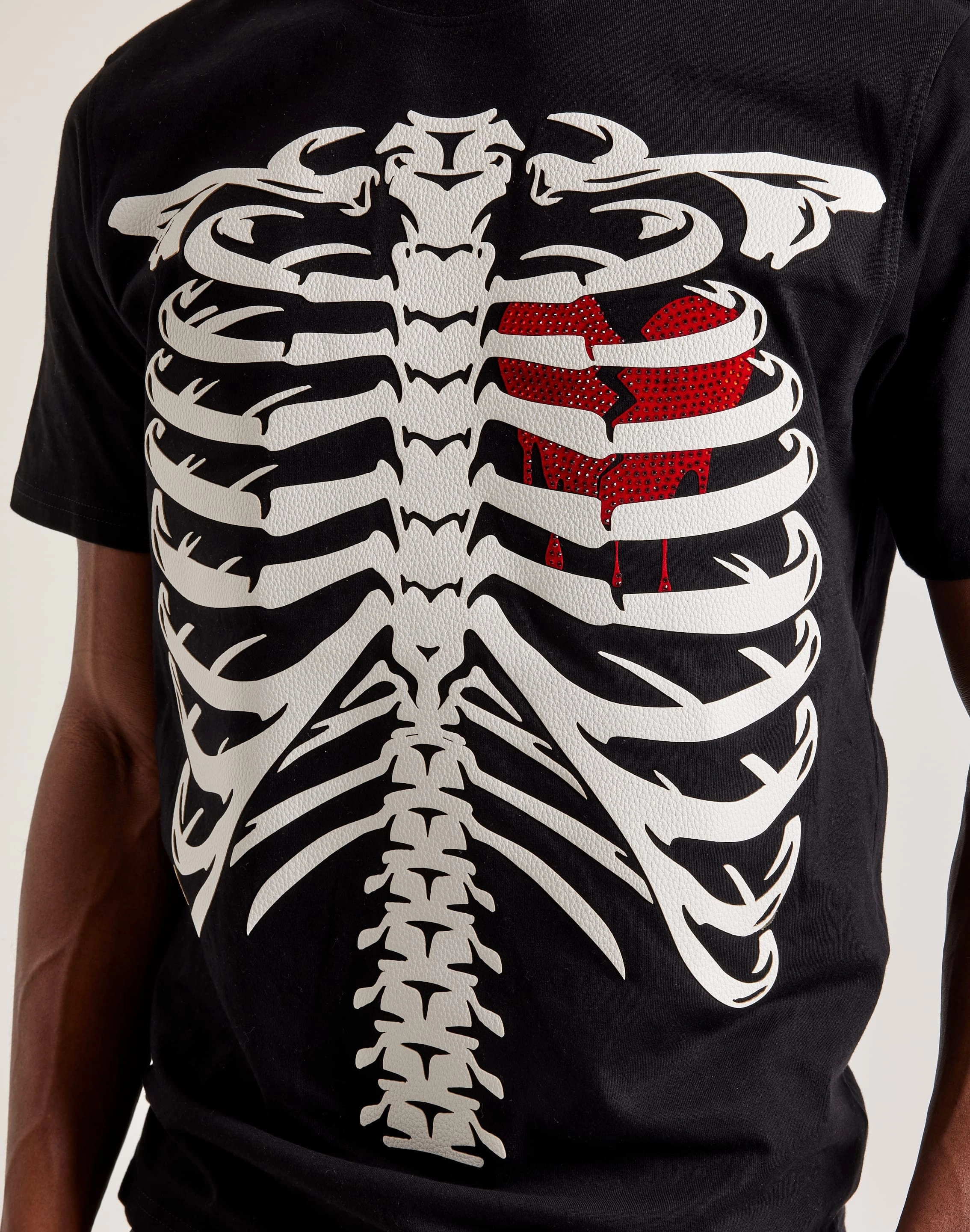 Roku Studio Skeleton Chest Tee Sea Fit Love Glow