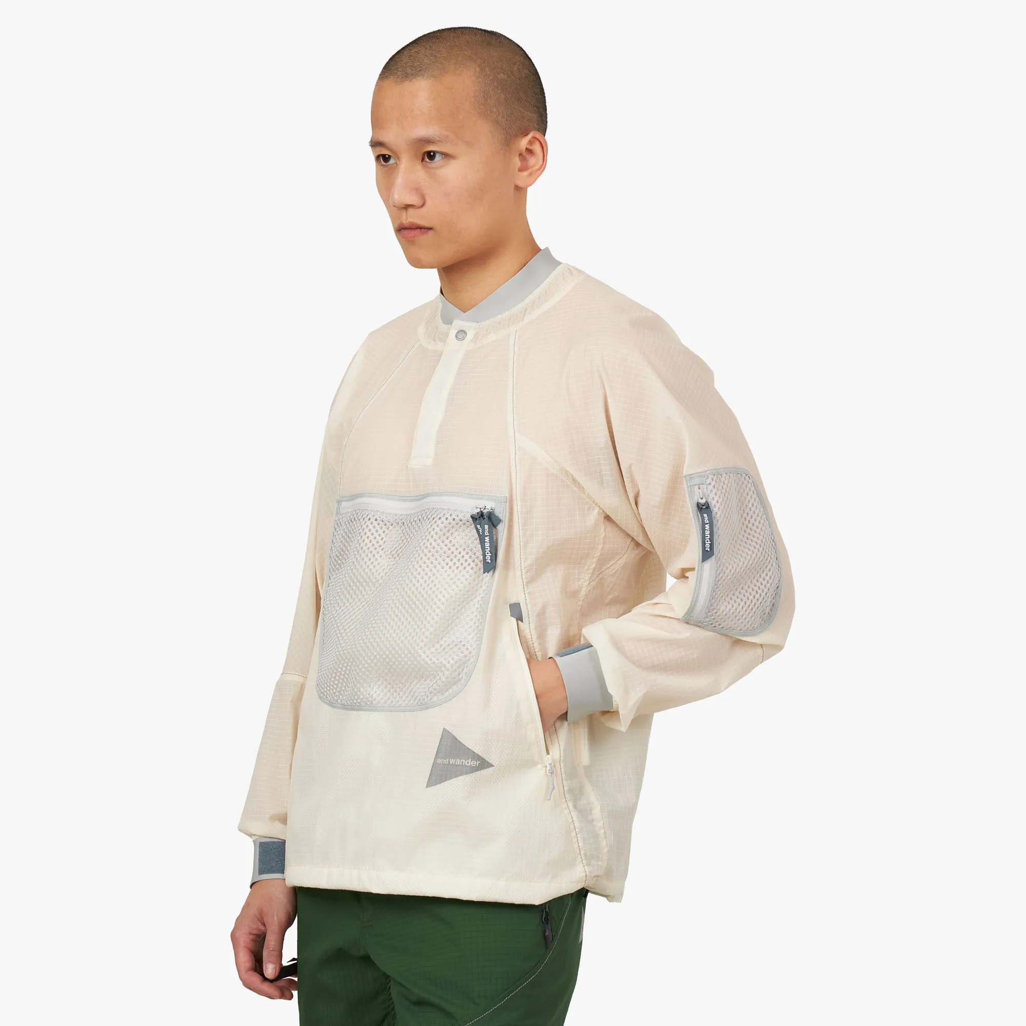 Balanced Insulation and wander Breath Rip Pullover Jacket / Off White