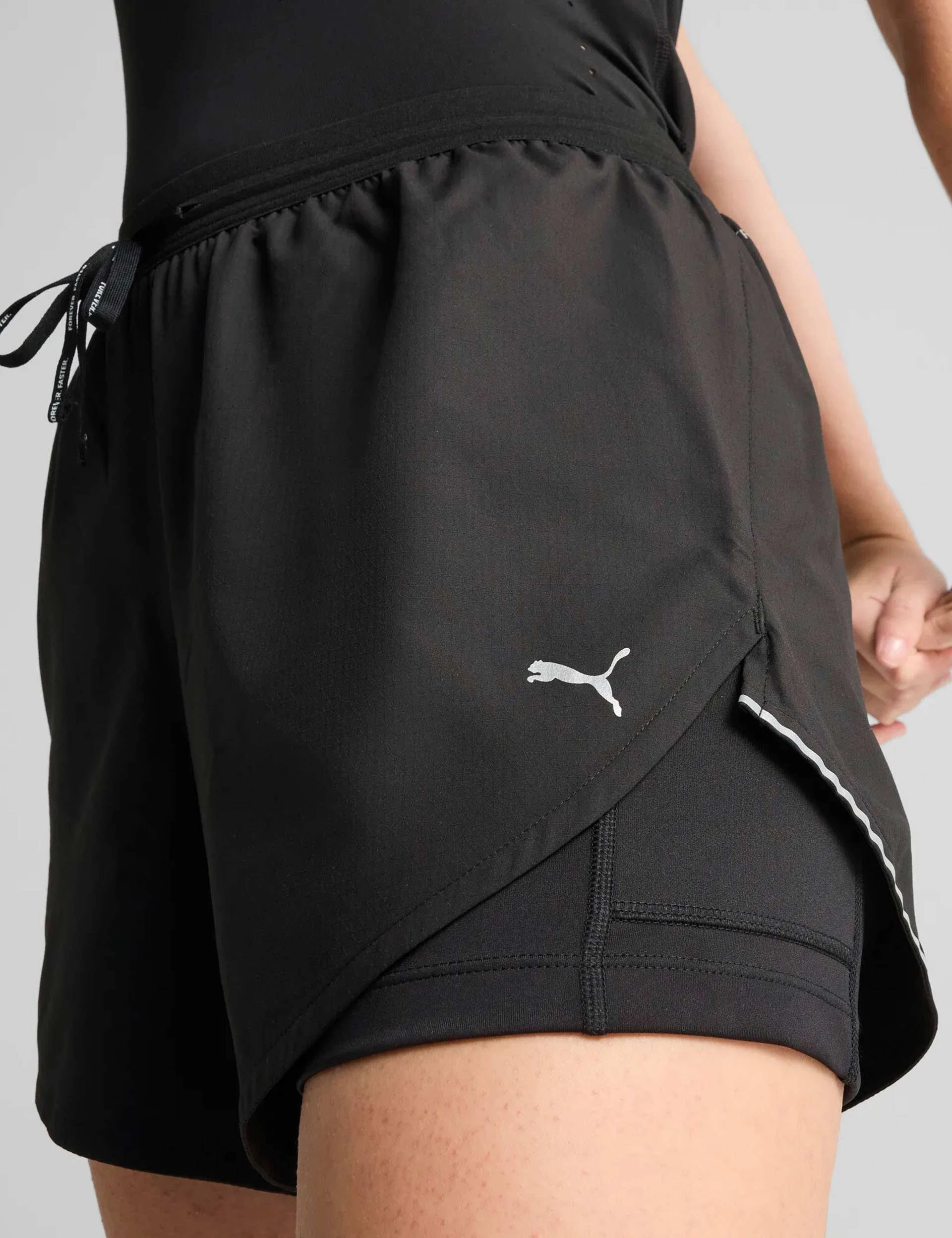 Run Ultraweave 2-in-1 4" Shorts - Black Active Style Soft touch finish