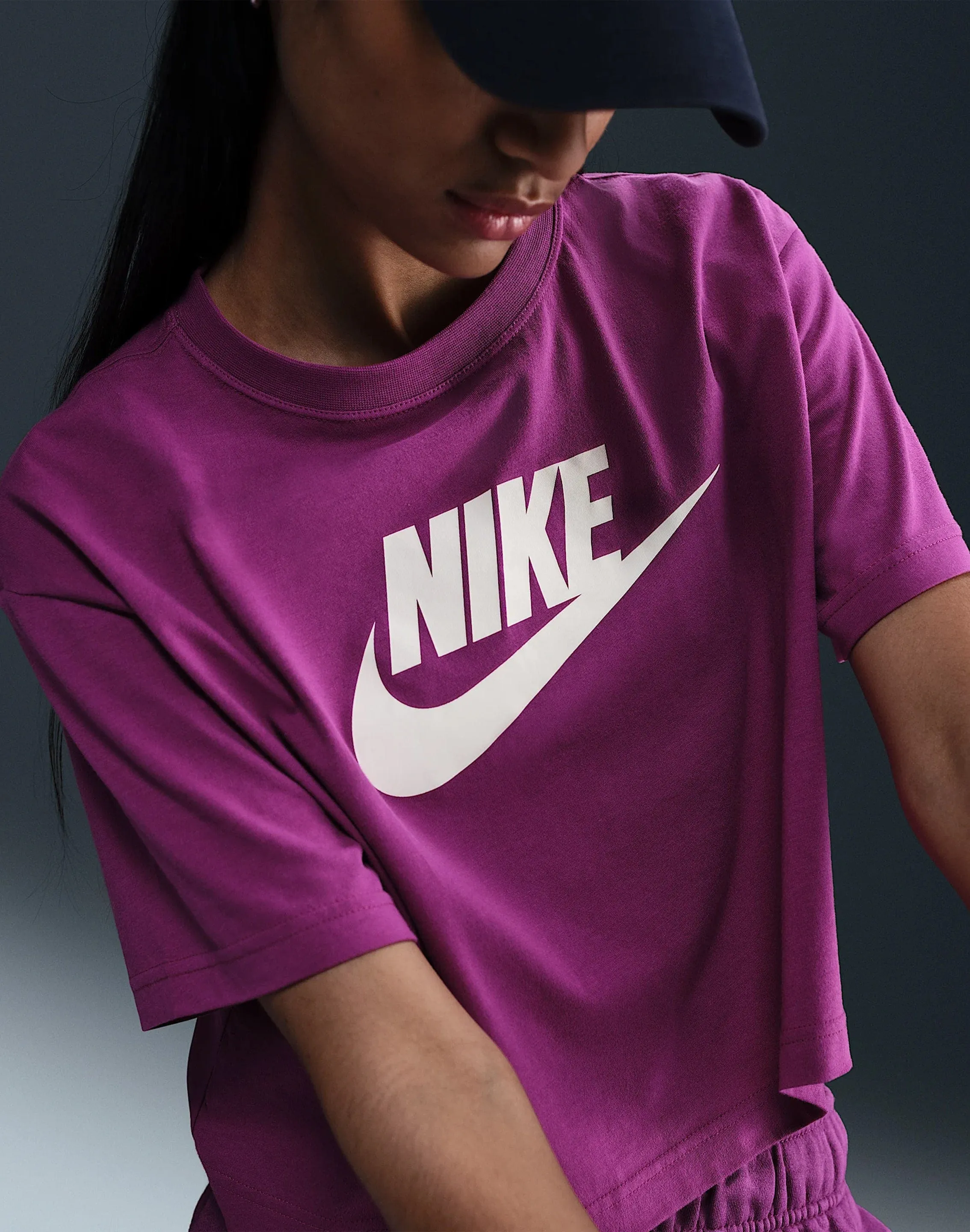 Lightweight Layering Nike Club Icon Futura Tee