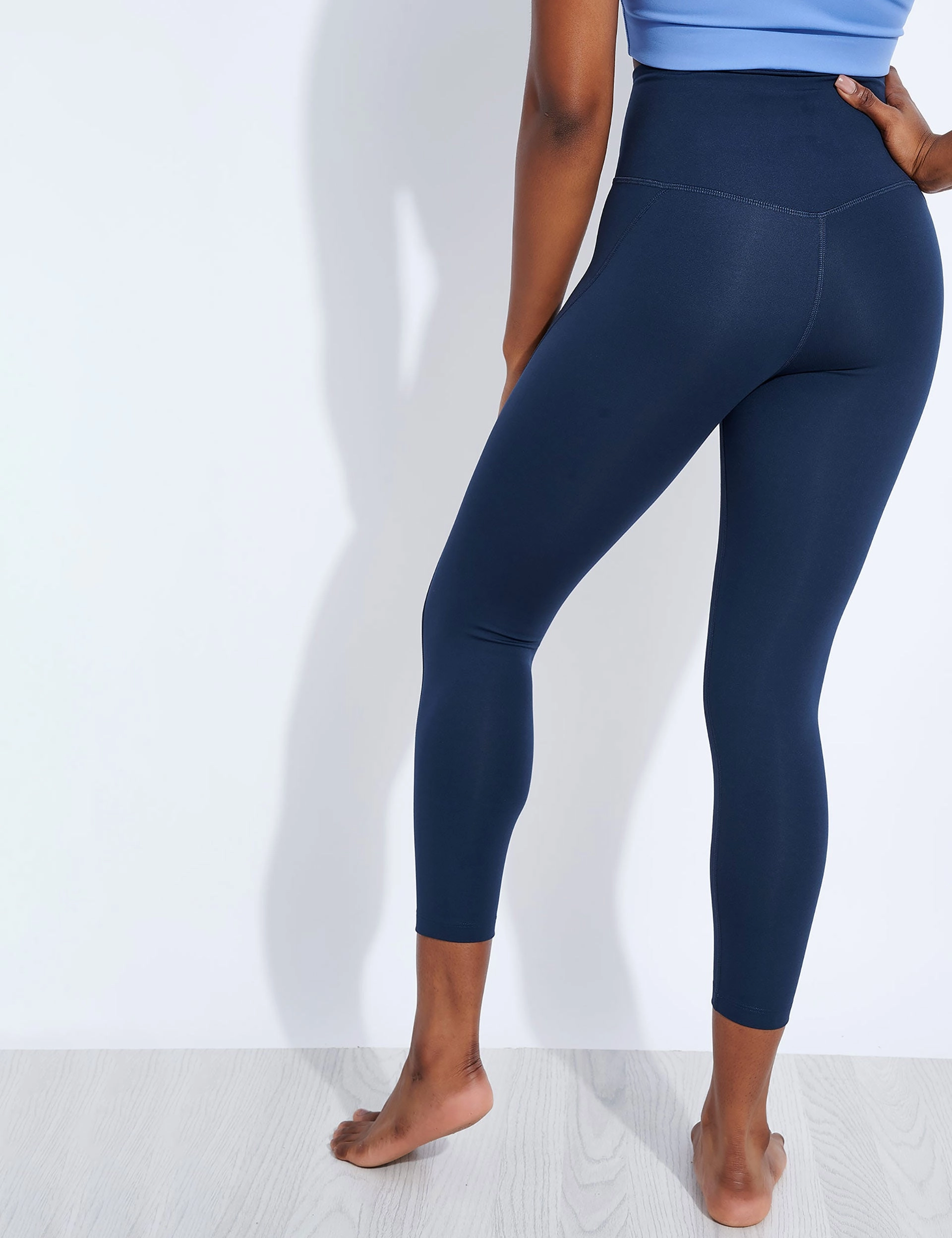 Refined Fabric Compressive High Waisted 7/8 Legging - Midnight