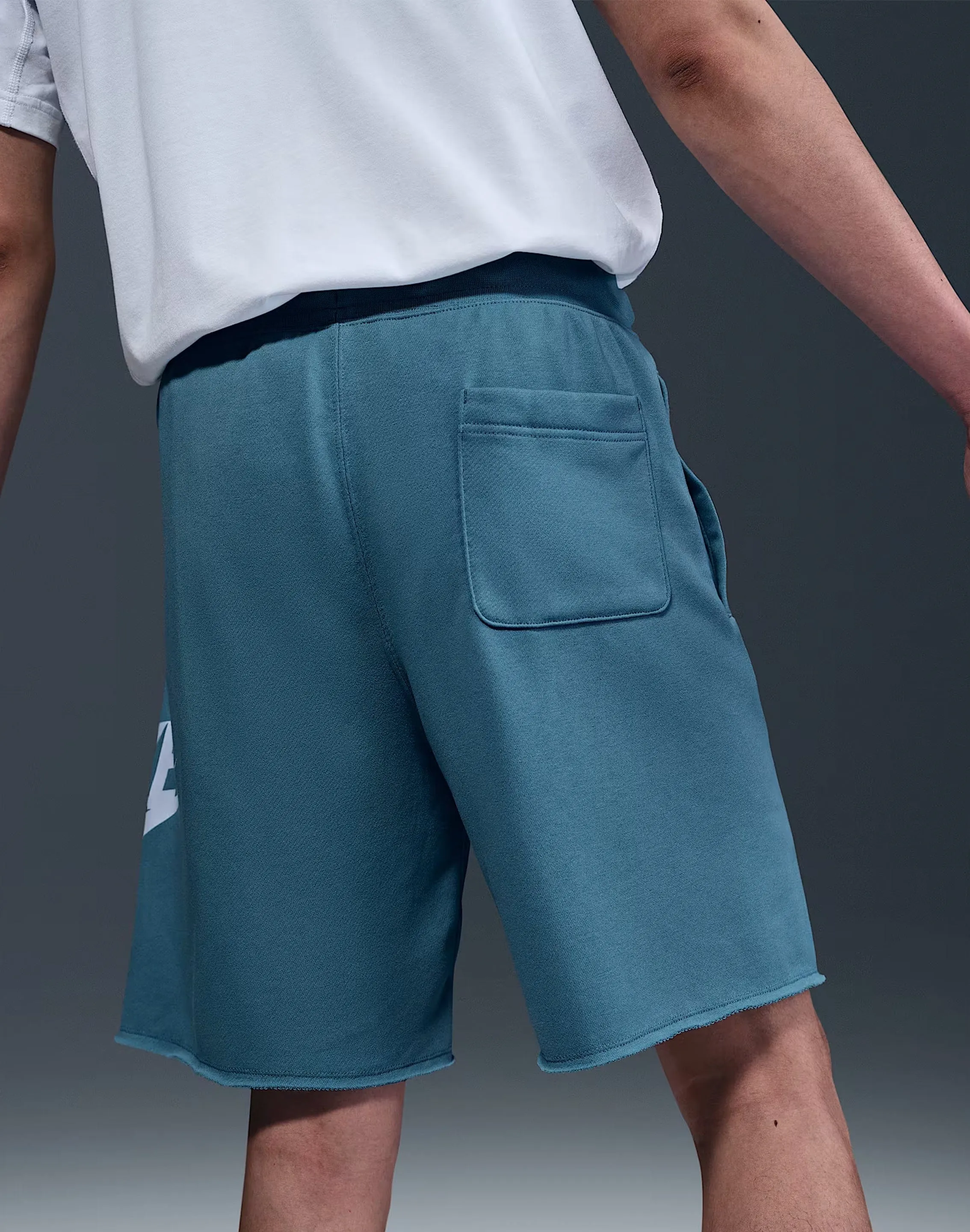 Nike Club French Terry Alumni Shorts Machine Fit