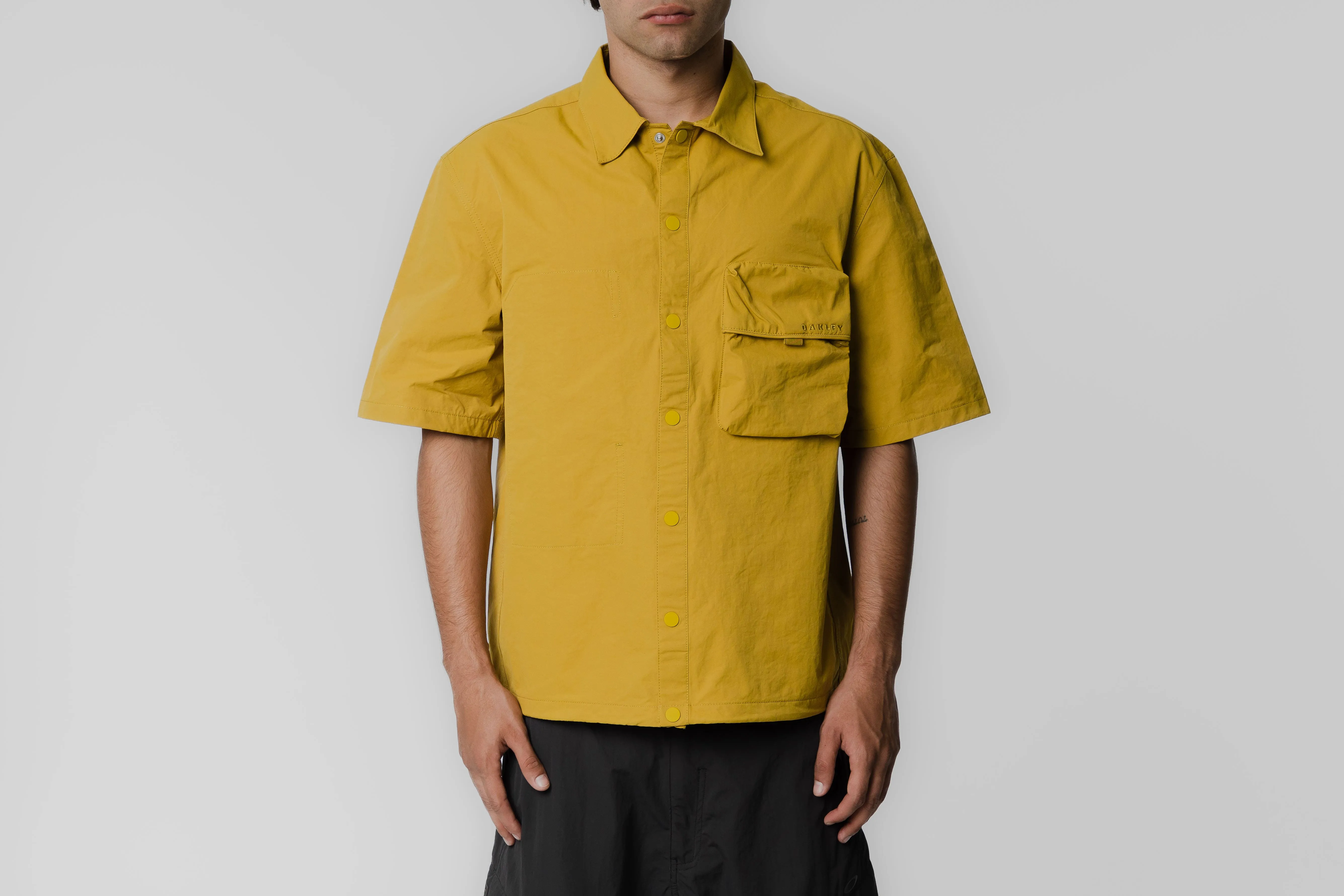 Oakley Reserve Pocket Shirt simple design