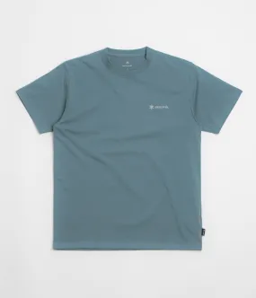 Easy to Wear Exclusive Design Snow Peak Chest Logo T-Shirt - Blue