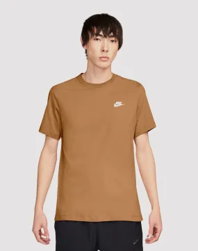 Reinforced Edges EcoFriendlyDyeProcess Nike Sportswear Club Beige Tee