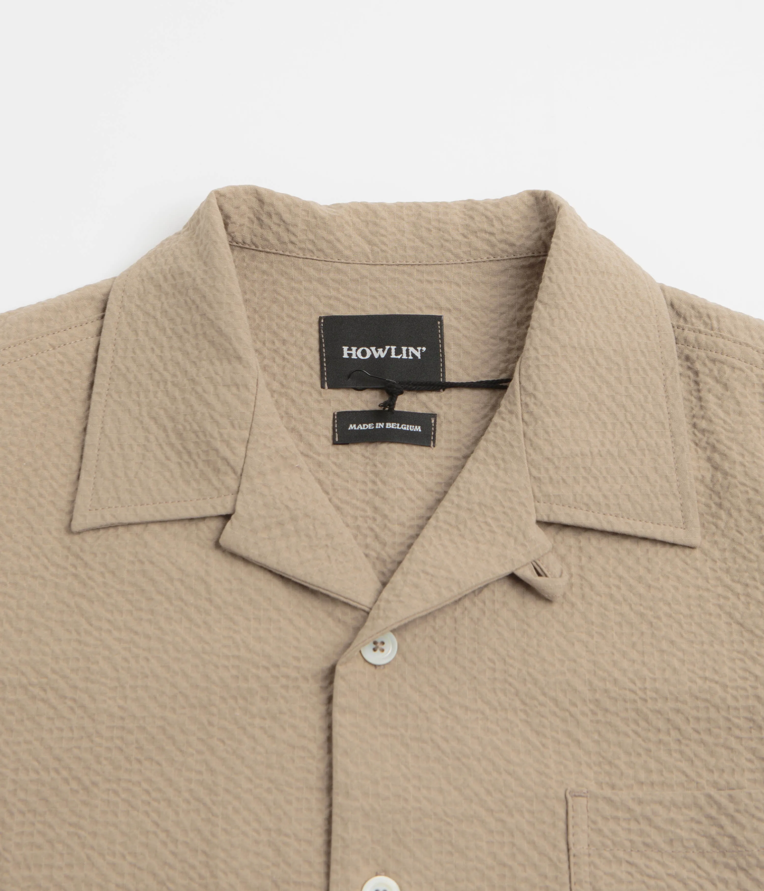 Thermoregulating Layer Tagless Design Howlin' Cocktail Short Sleeve Shirt - Biscuit Seersucker