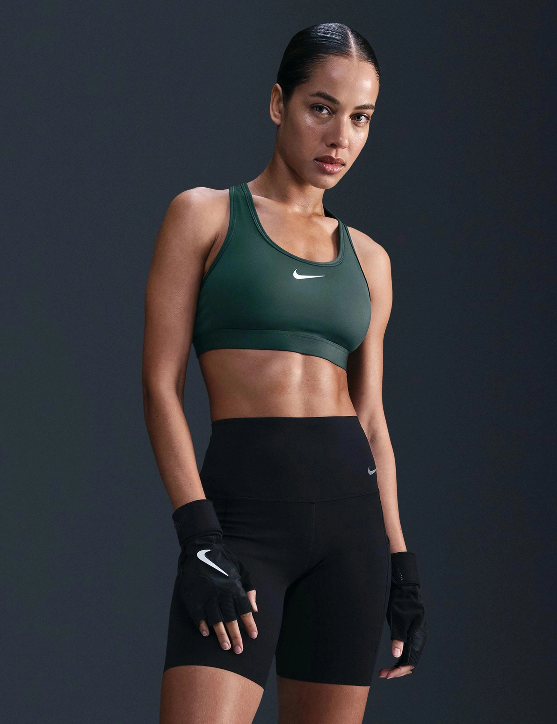 Swoosh Medium Support Bra - Vintage Green/White Cyclists of all ages